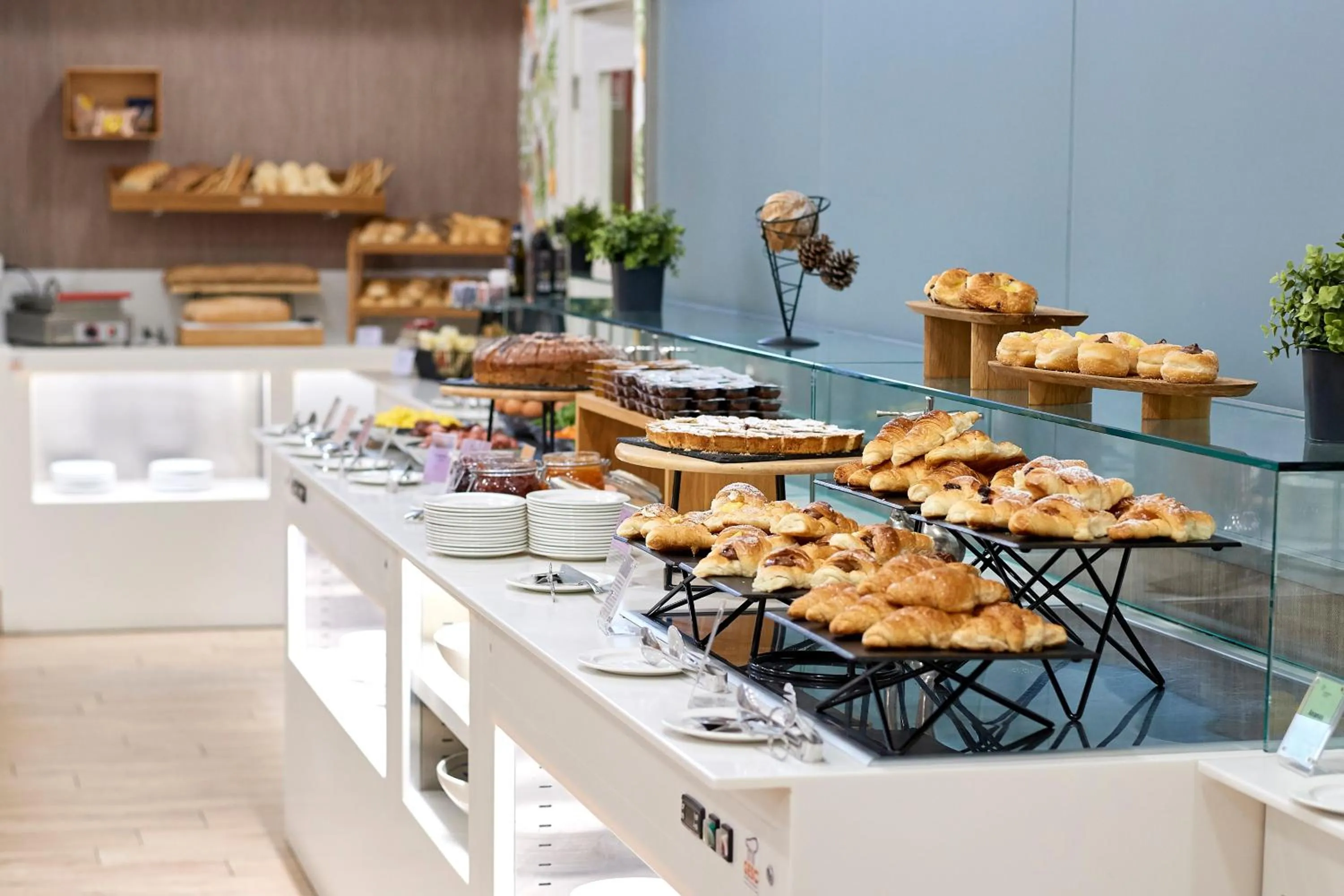 Breakfast in Occidental Aurelia