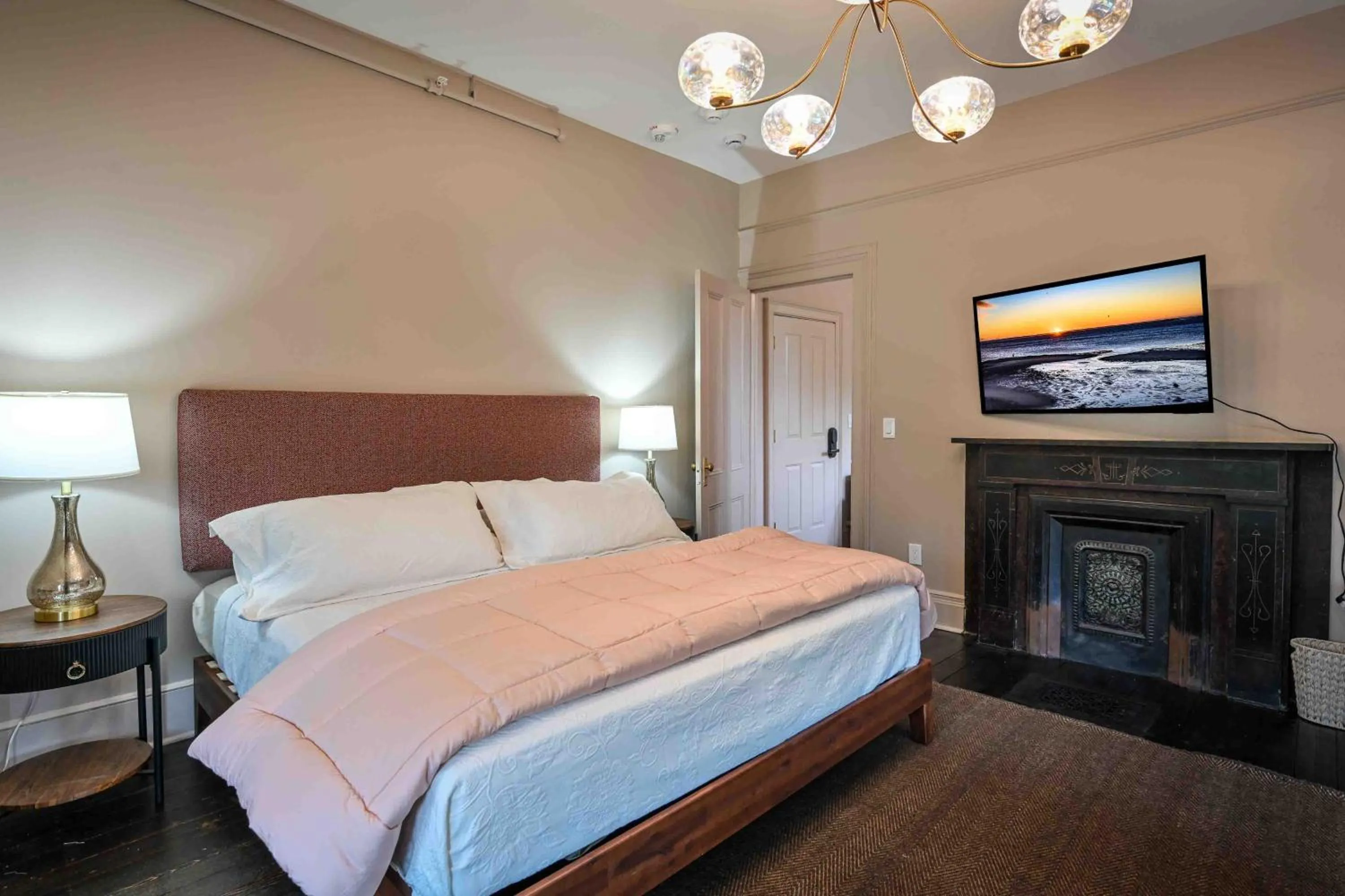 Bedroom, Bed in Station Inn Pawling