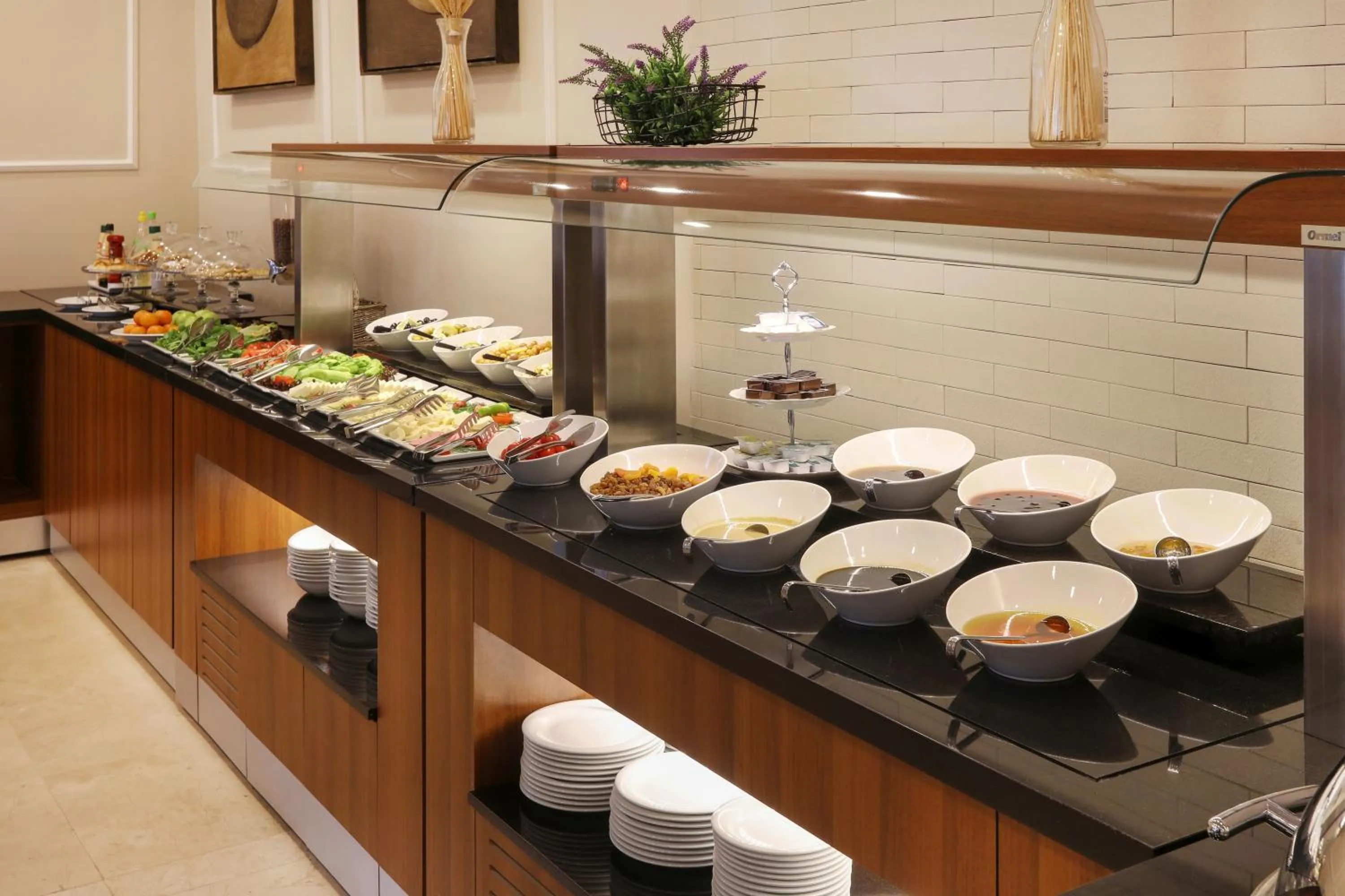 Food and drinks in New Balturk Hotel Izmit