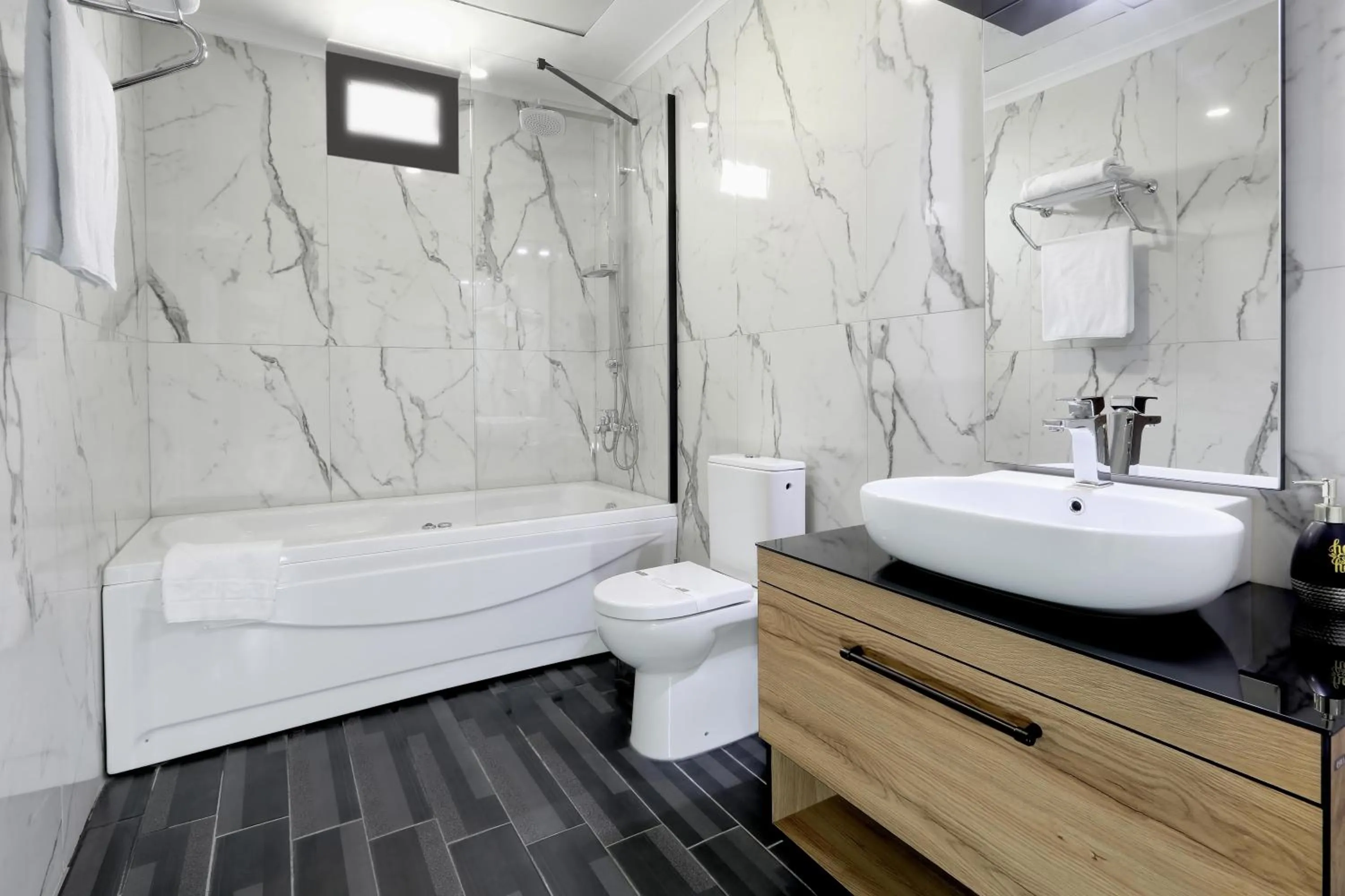 Hot Tub in New Balturk Hotel Izmit