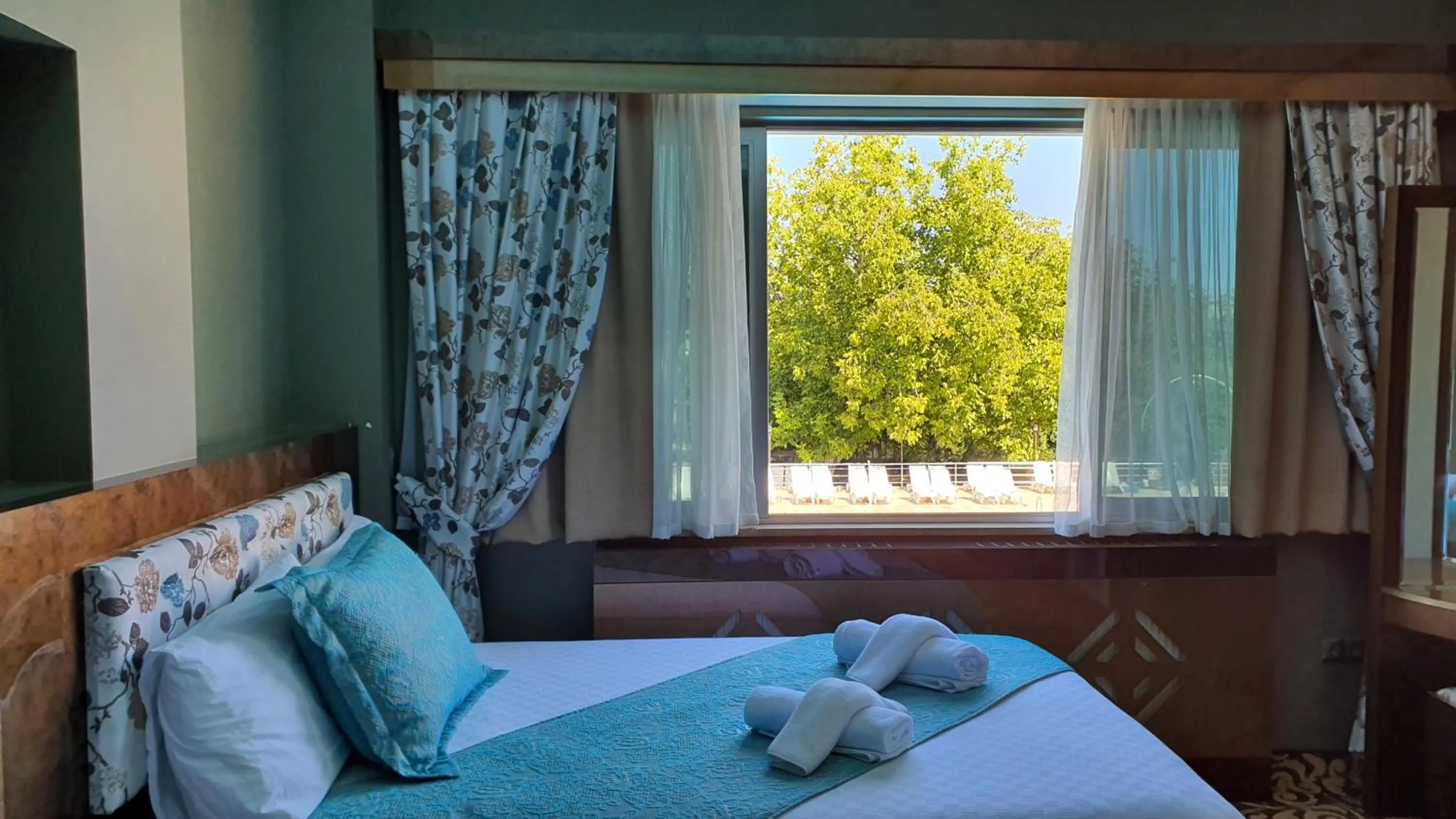 Photo of the whole room, Bed in Sapanca Aqua Wellness Spa Hotel