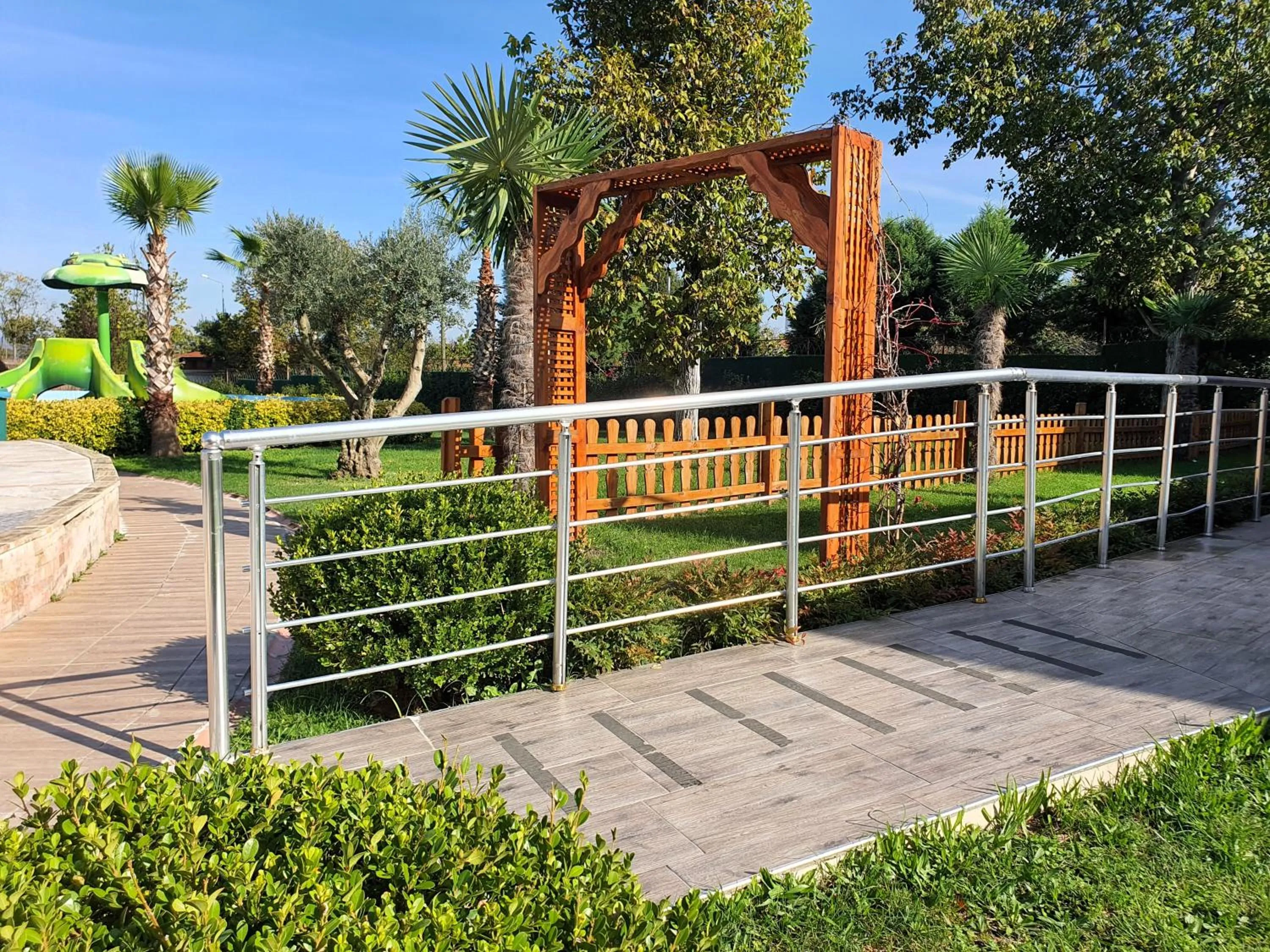 Garden in Sapanca Aqua Wellness Spa Hotel