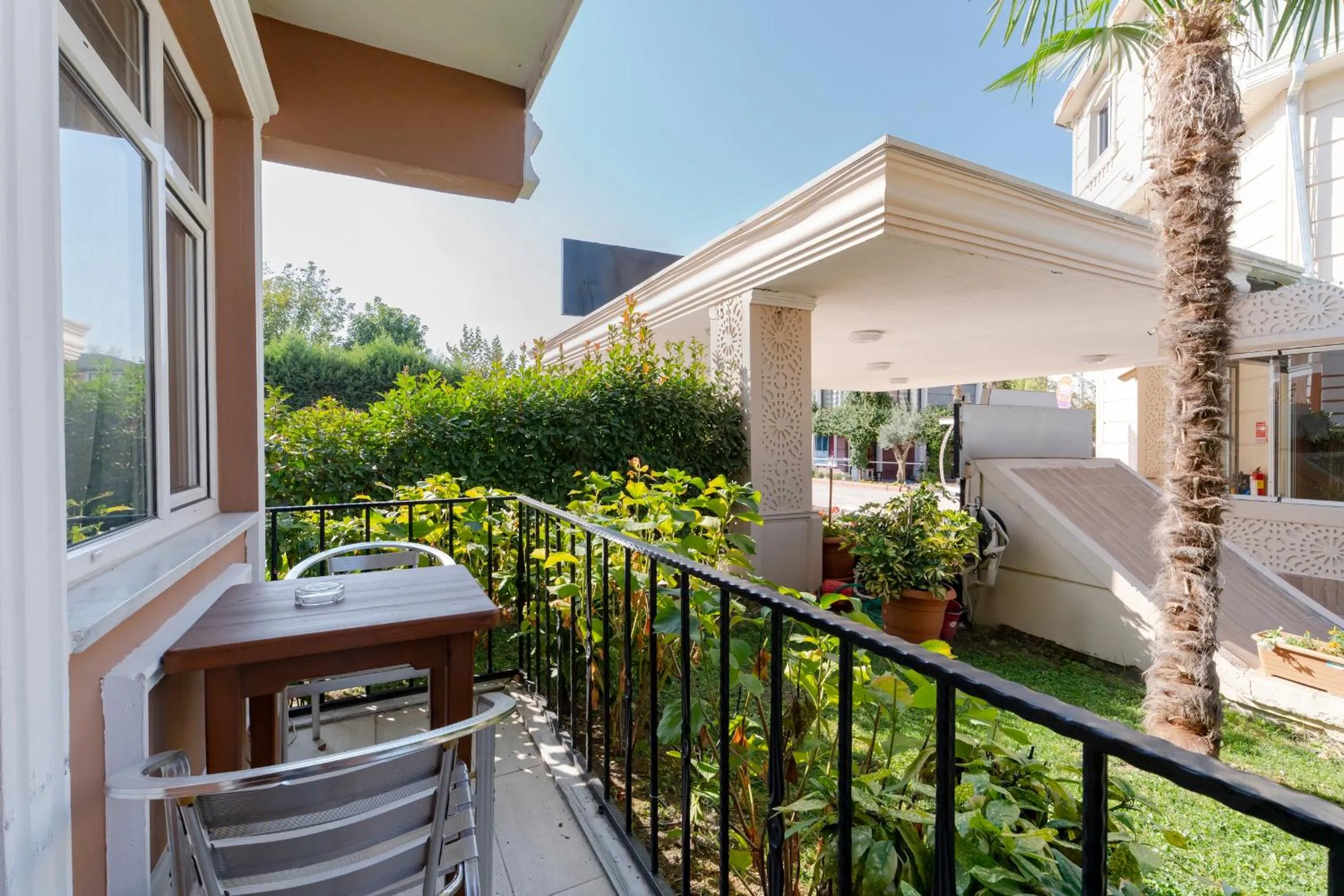 Patio in Sapanca Aqua Wellness Spa Hotel
