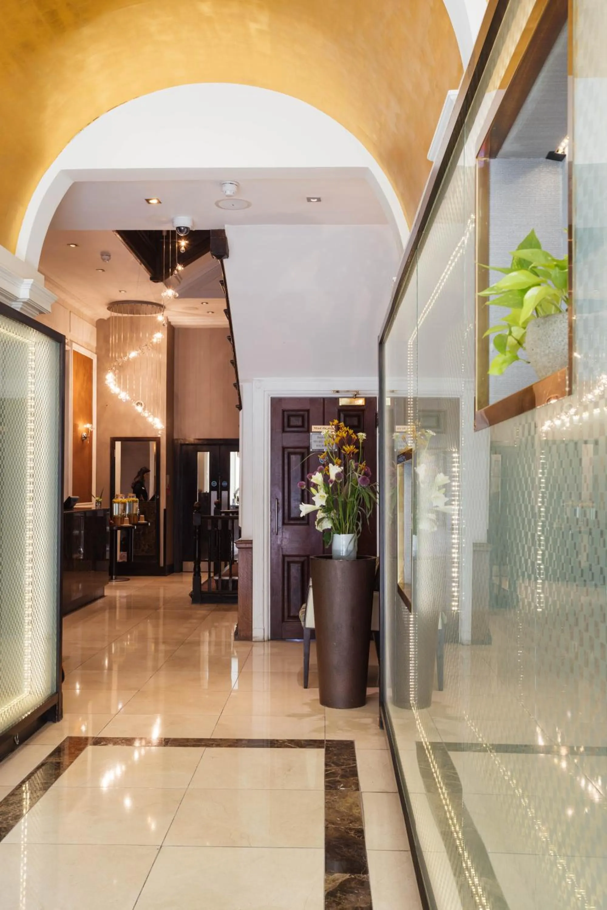 Facade/entrance in Park Grand Mayfair