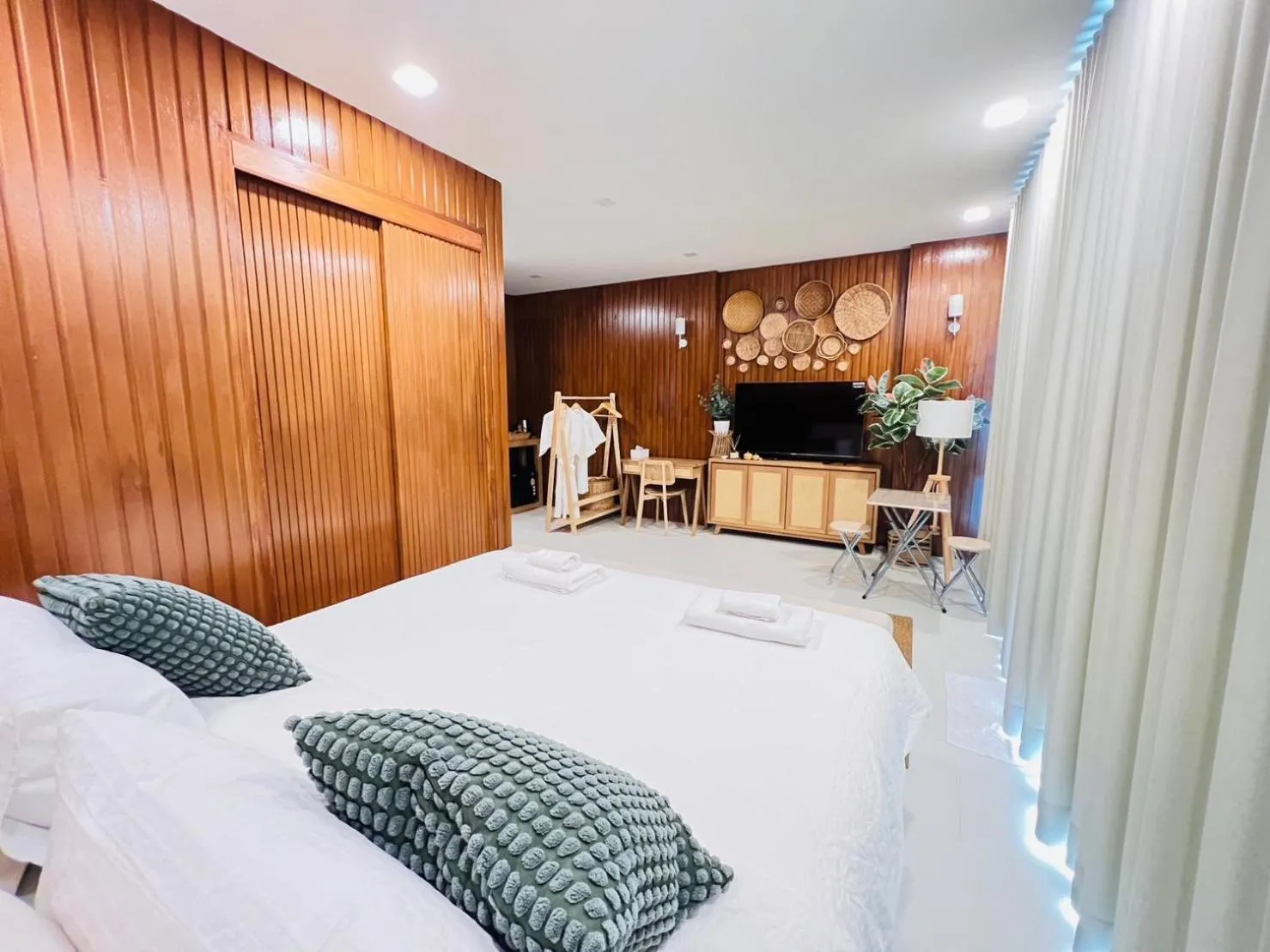 Photo of the whole room, Bed in Royal Sammuk Villa