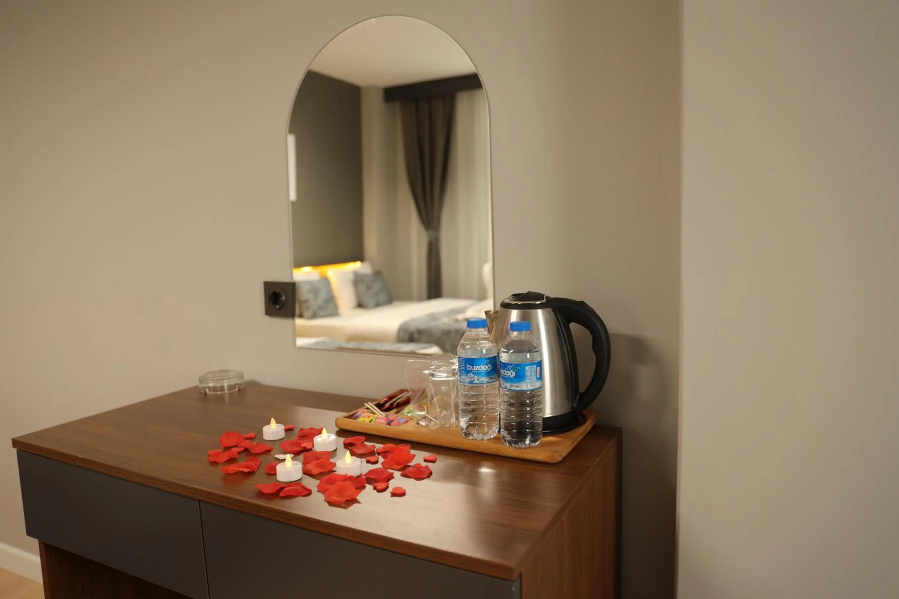 Coffee/tea facilities in Turkuaz Hotel