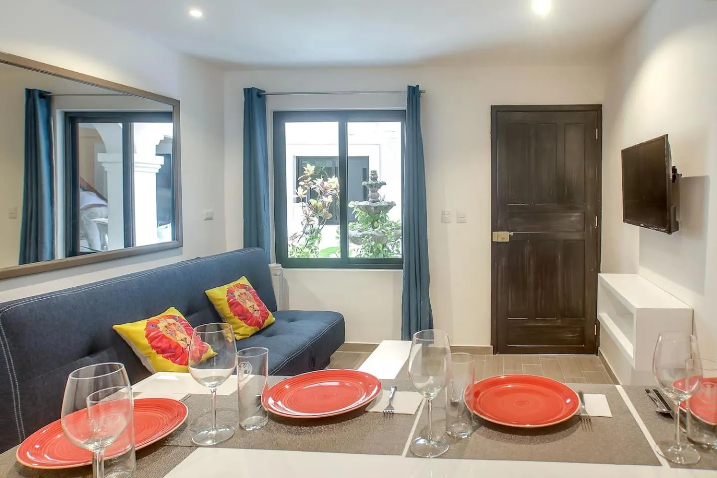 Valentina Suites by Las Flores Vacation Rentals