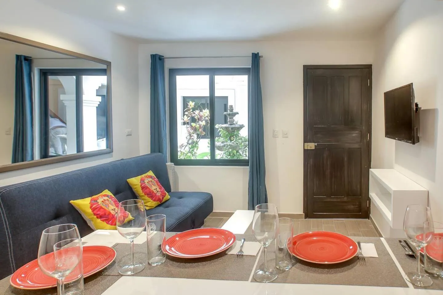 Valentina Suites by Las Flores Vacation Rentals