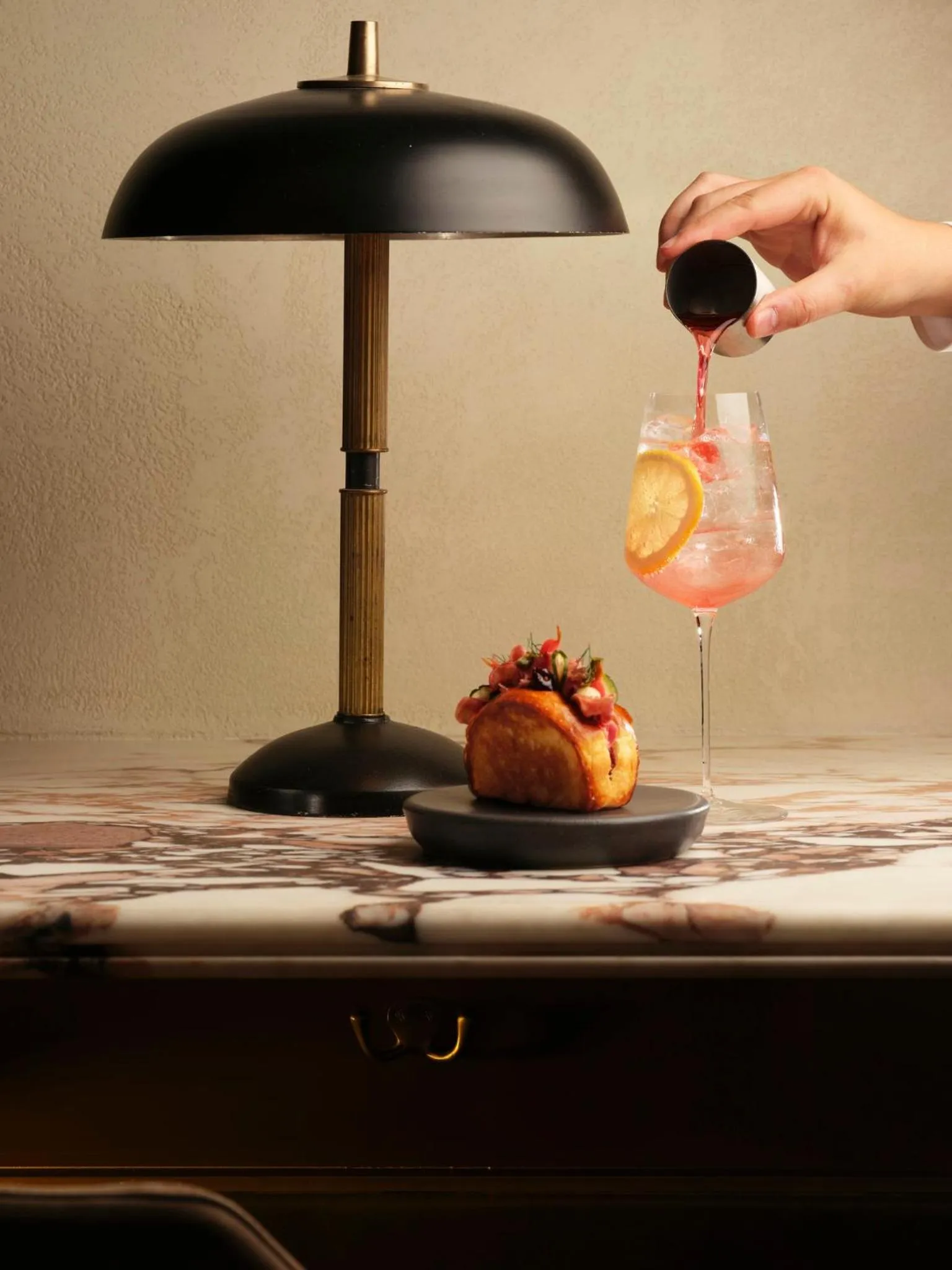 Restaurant/places to eat in COMO Metropolitan London