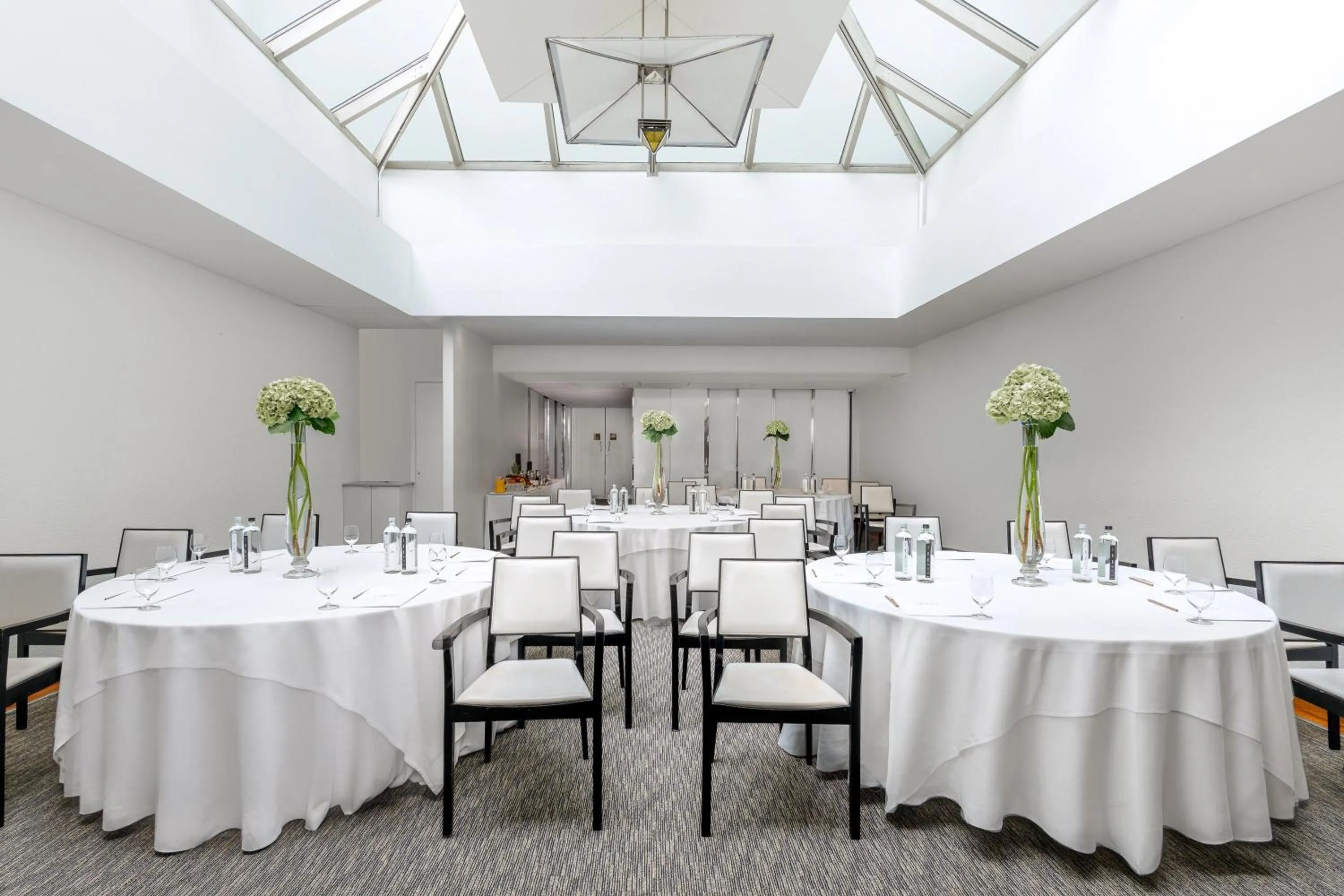 Business facilities in COMO Metropolitan London