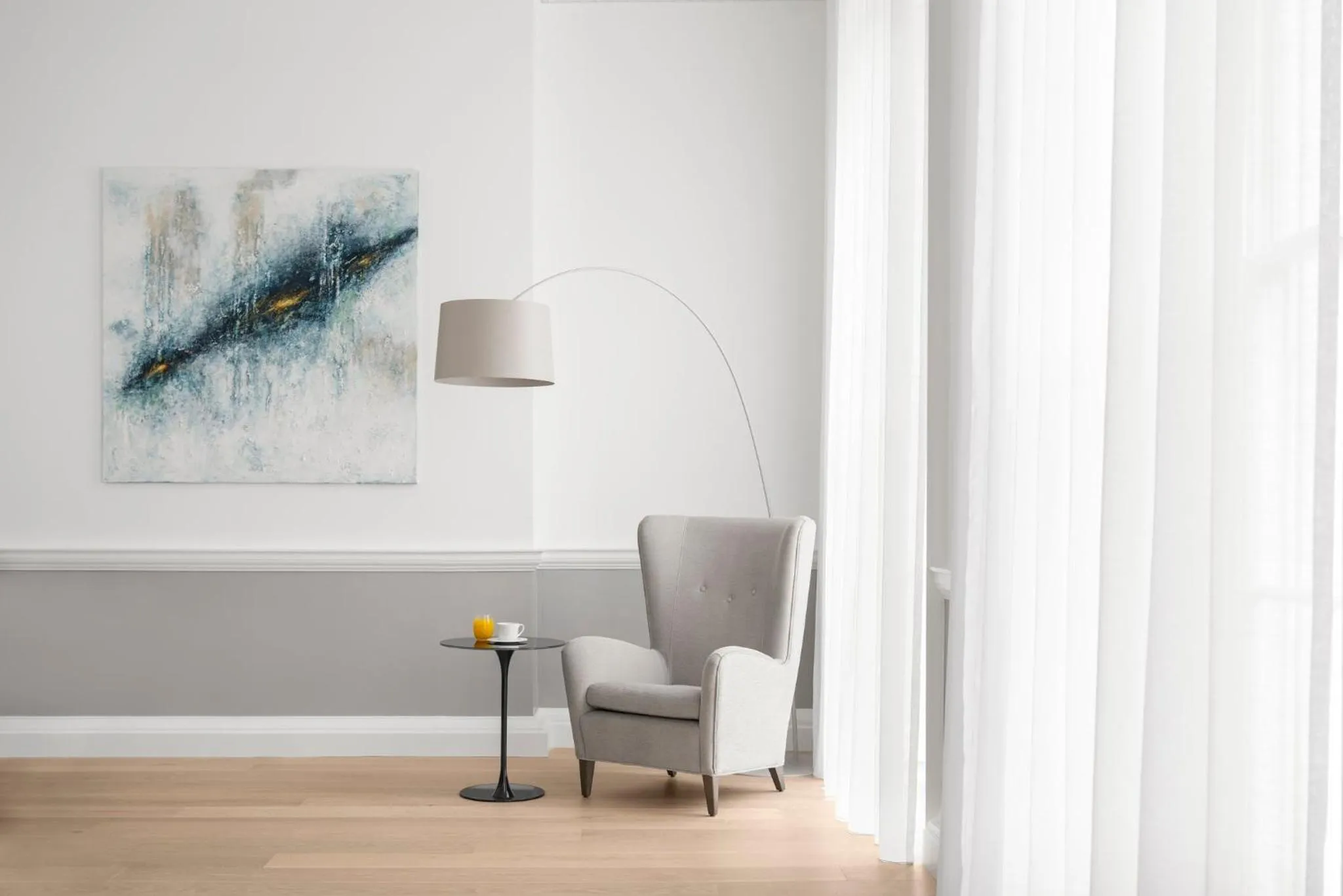 Photo of the whole room in COMO Metropolitan London