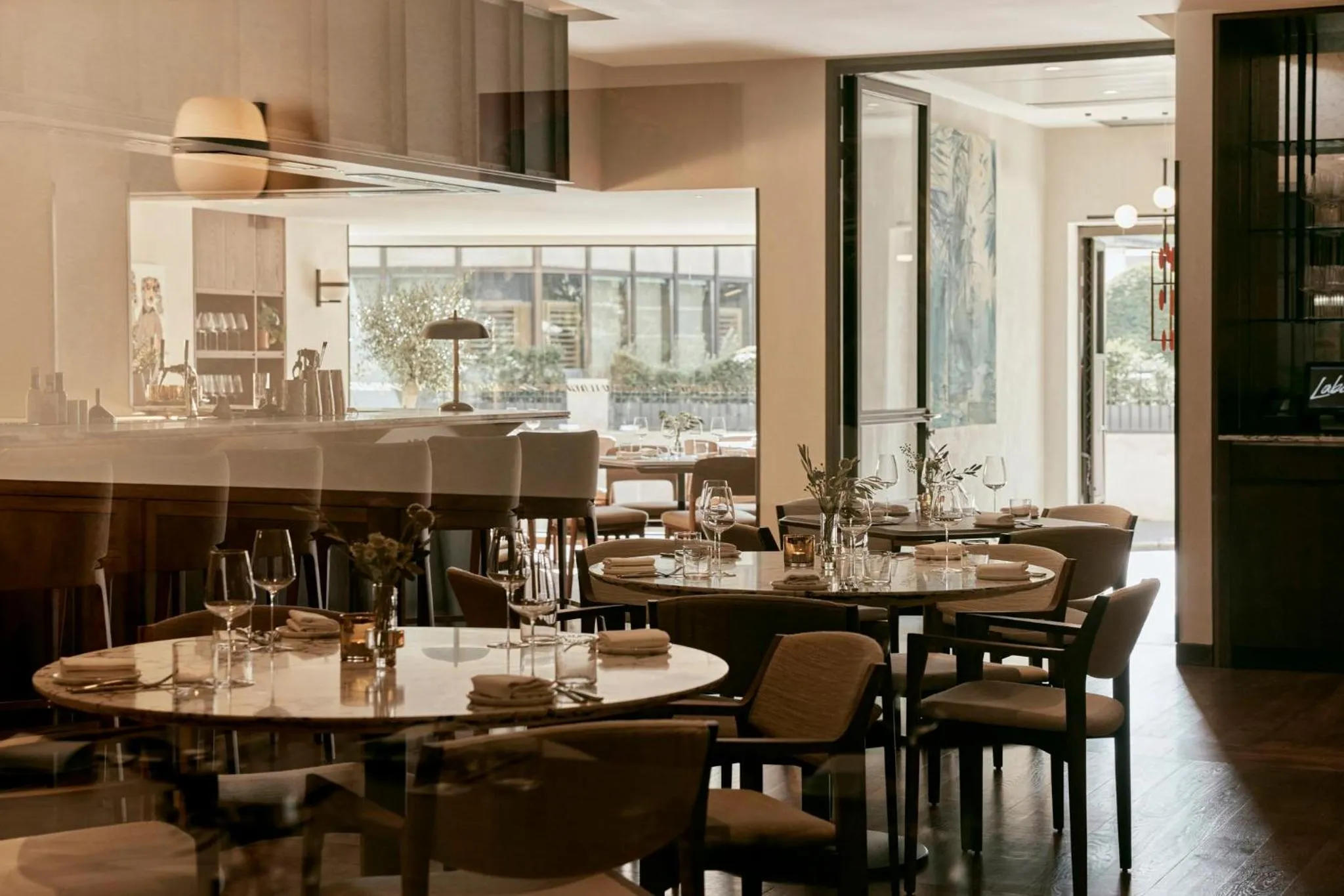 Restaurant/places to eat in COMO Metropolitan London