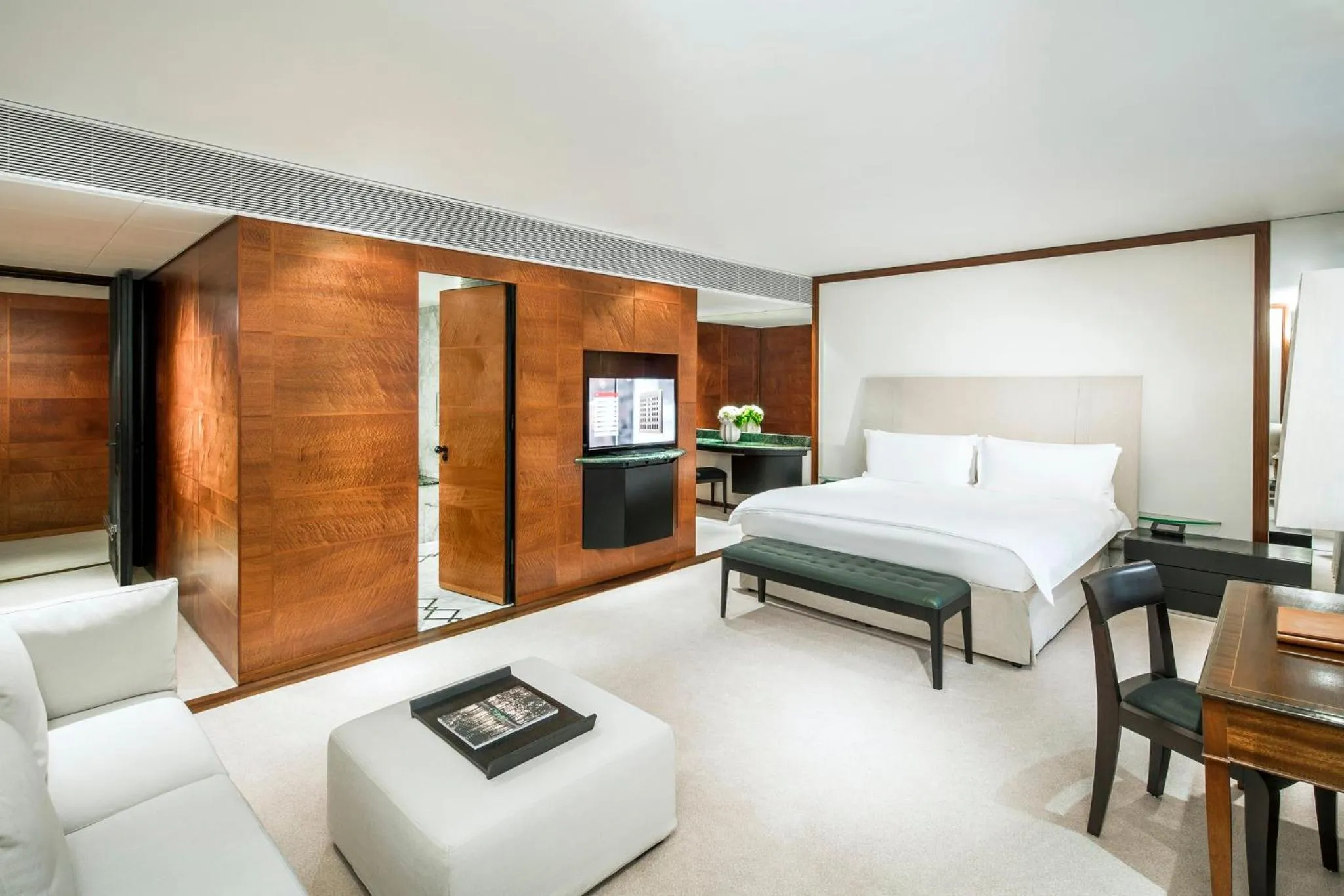 Bedroom, Bed in COMO The Halkin