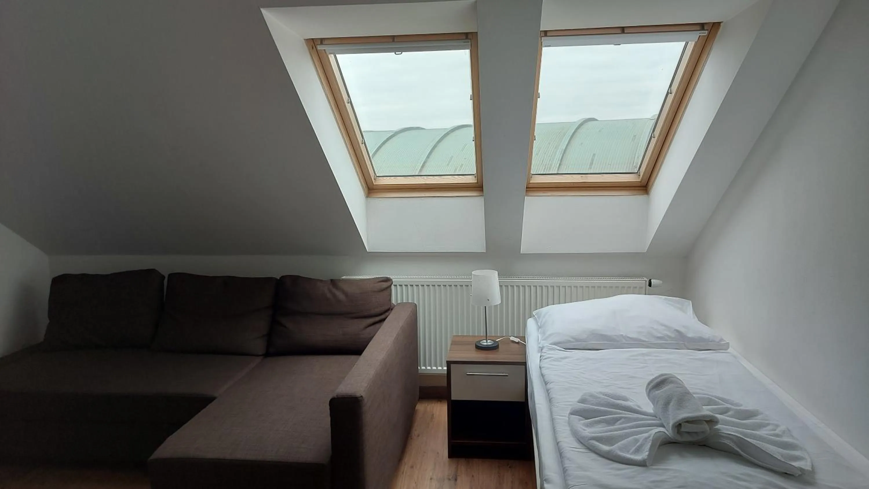 Photo of the whole room, Bed in Residence Vysta