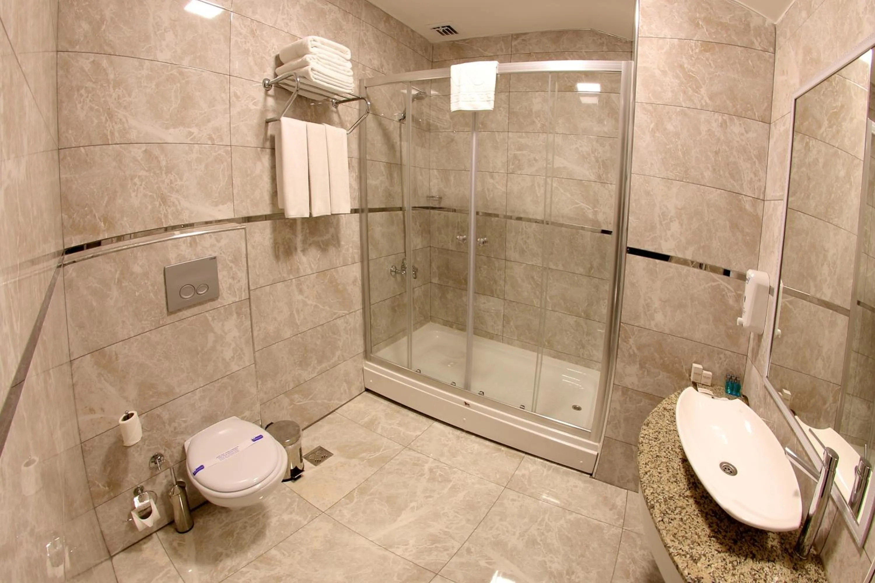 Bathroom in Seckin Hotel