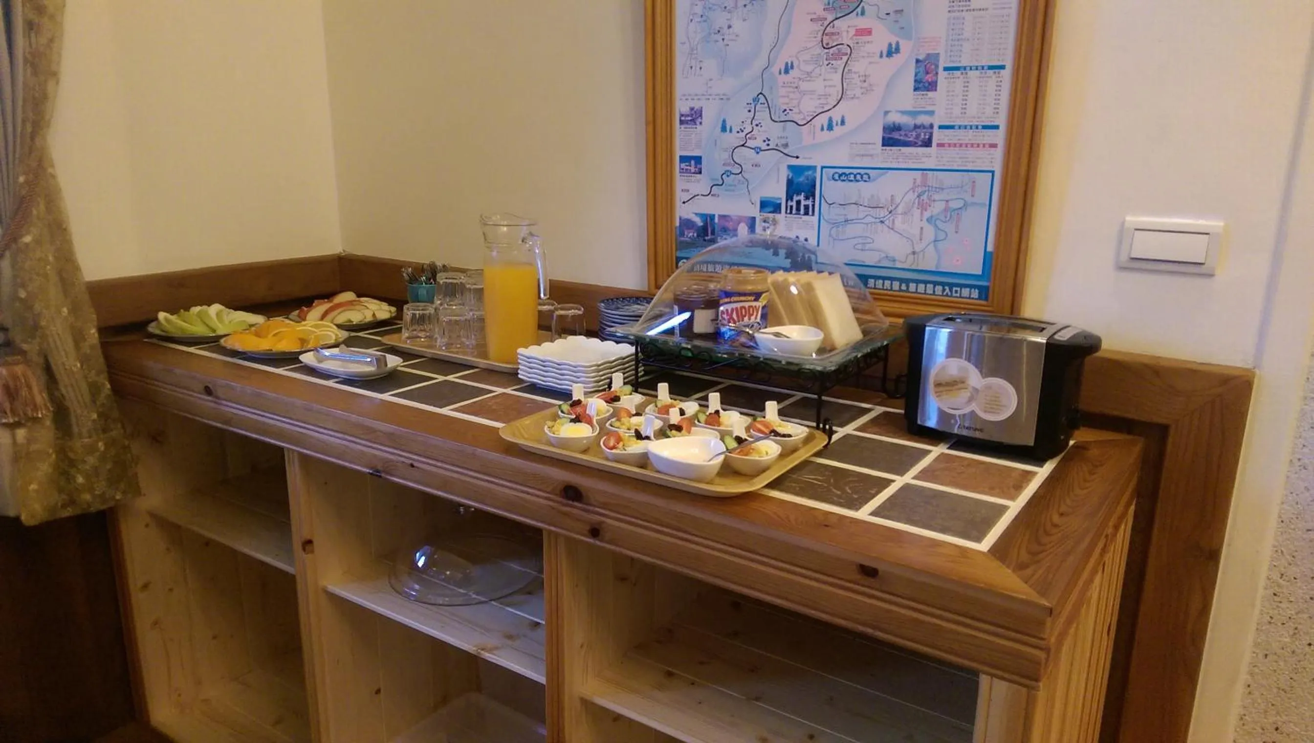 Food in Aurora Villa