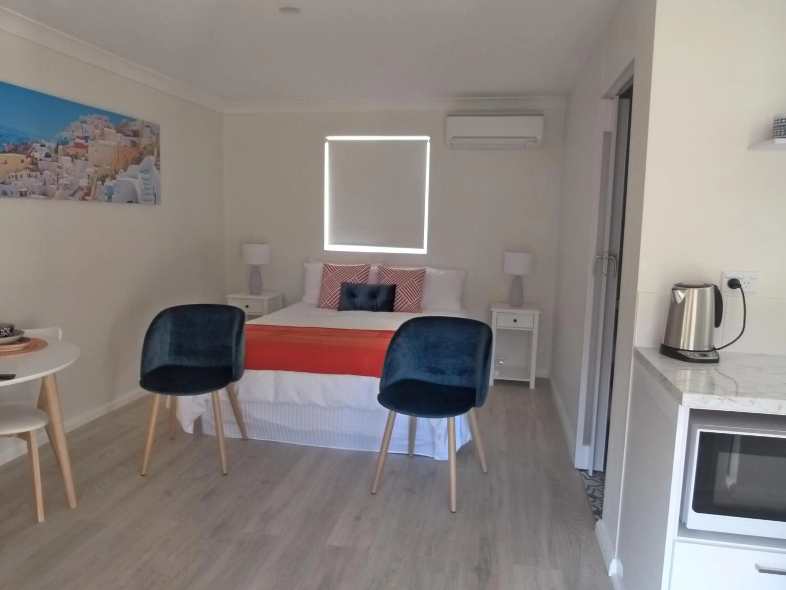 Bed in The Sanctuary at Paradise Beach B&B