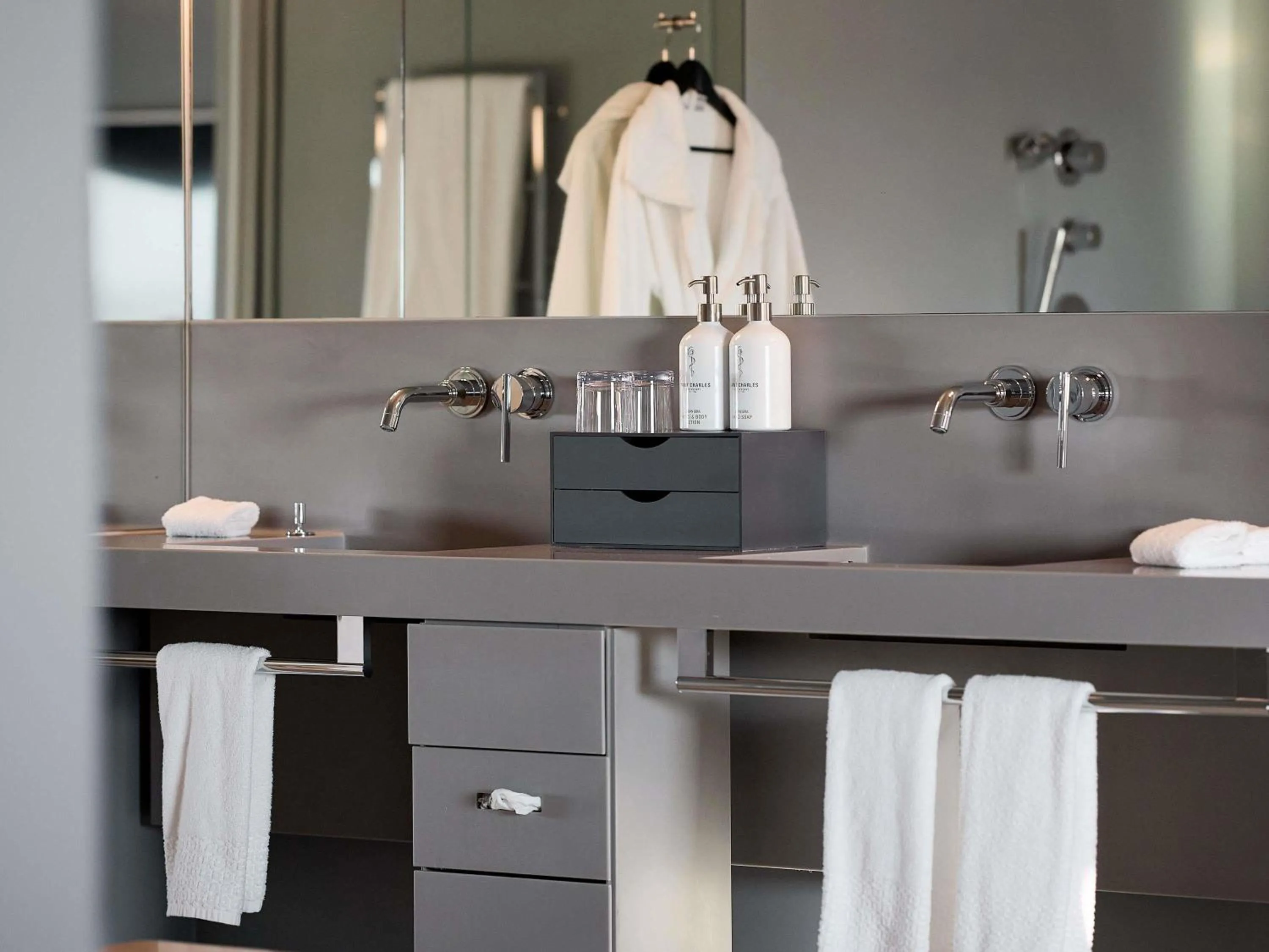 Bedroom in SO/ Vienna