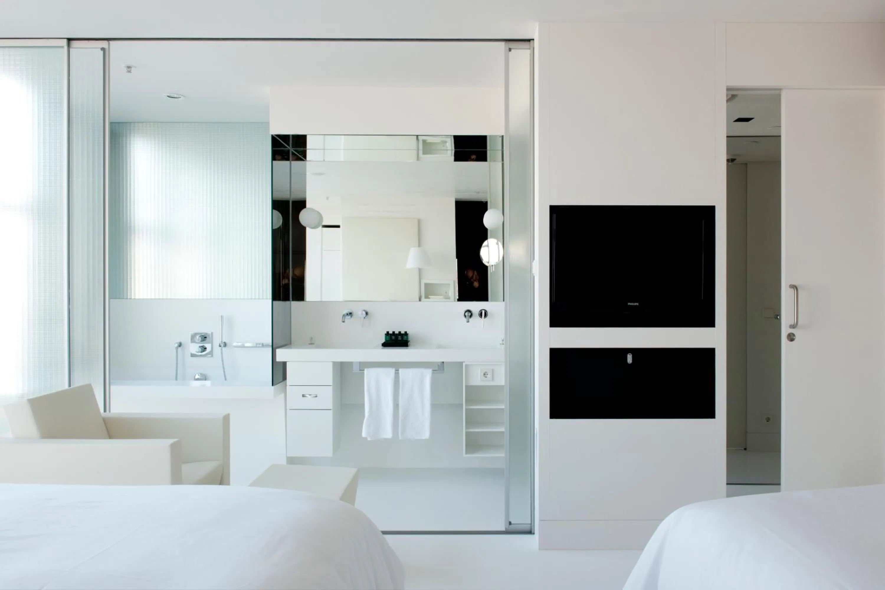 Bathroom, Bed in SO/ Vienna