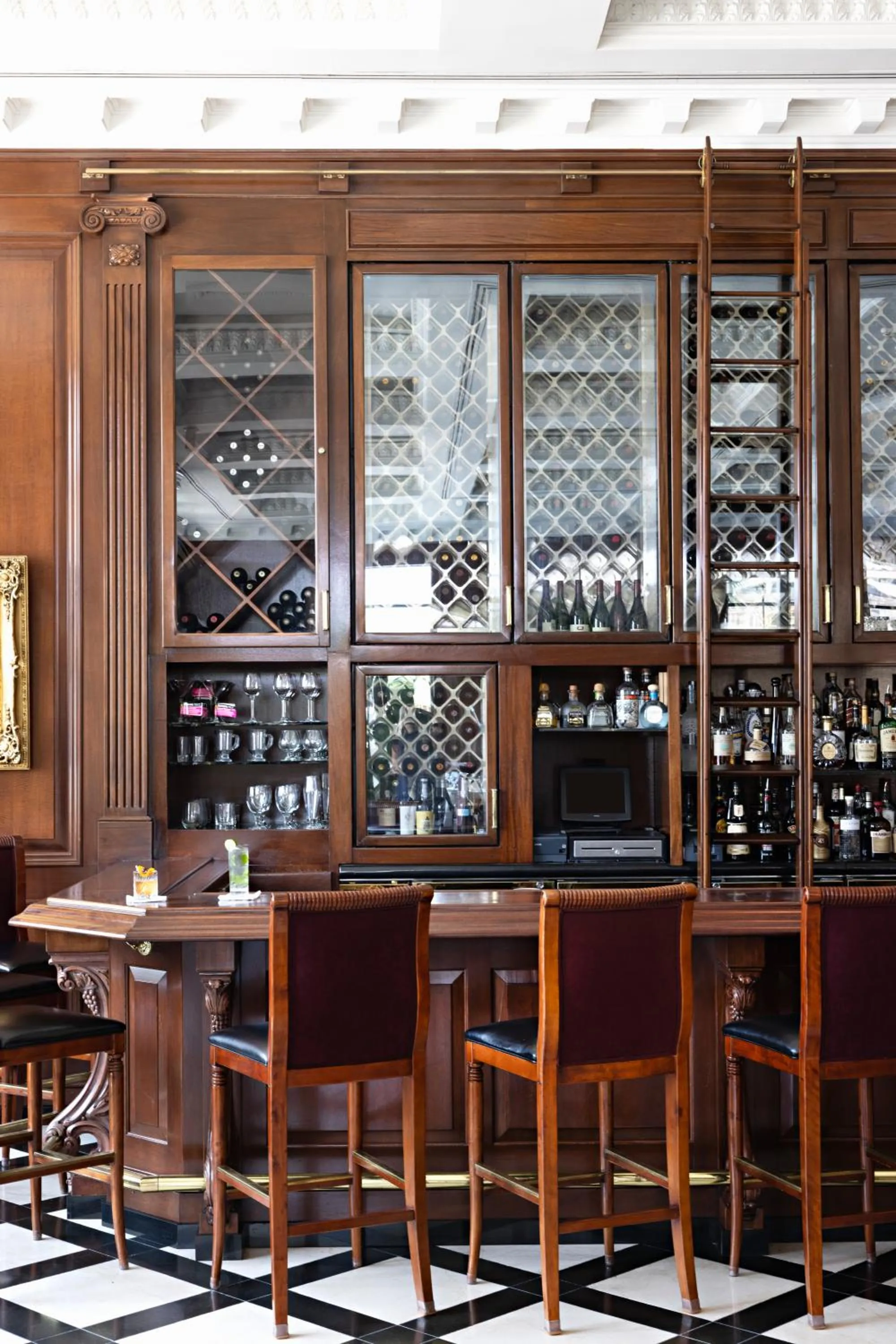 Market Pavilion Hotel