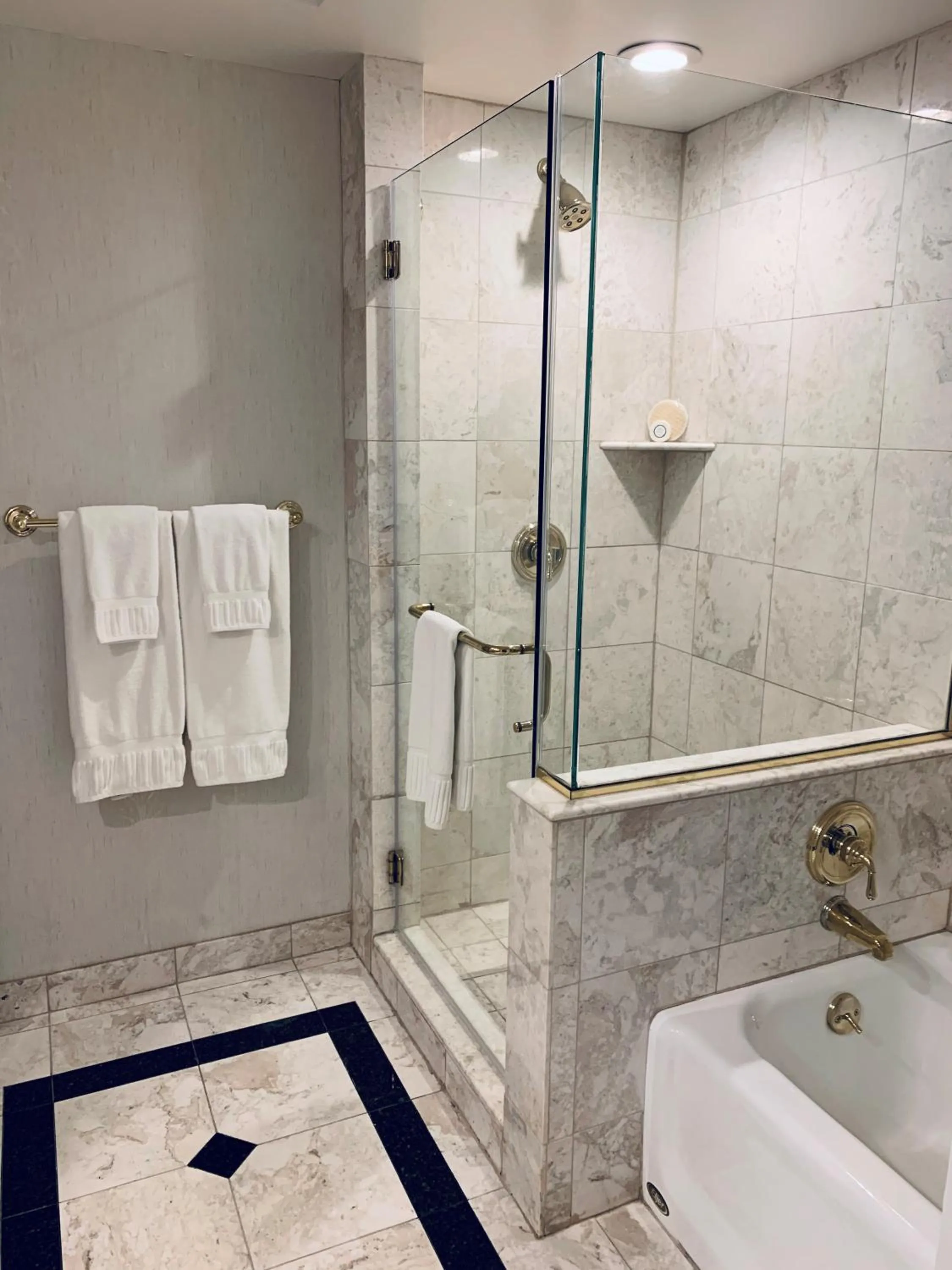 Market Pavilion Hotel