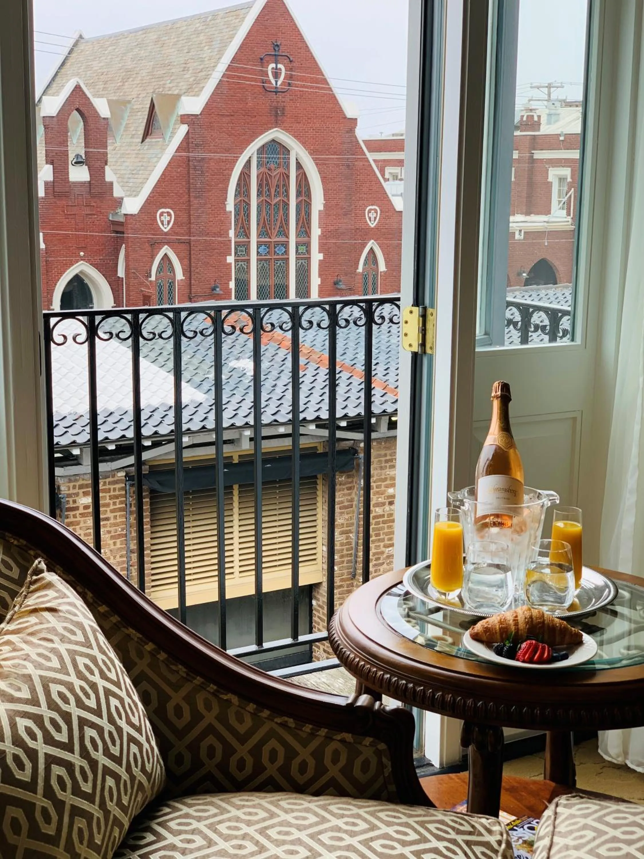 Market Pavilion Hotel