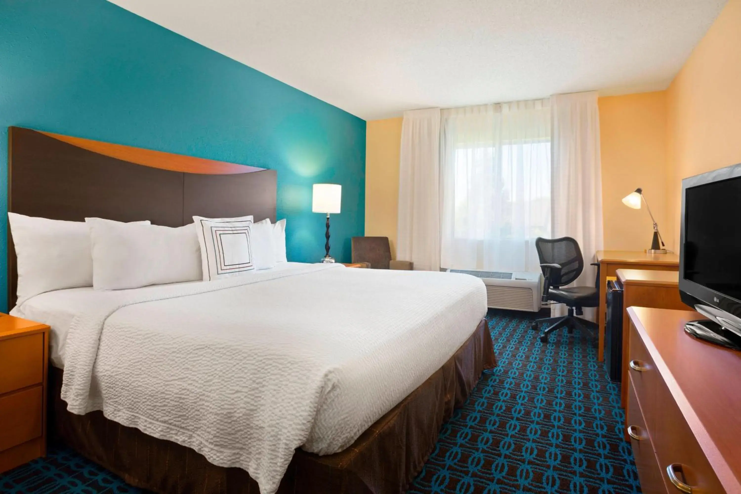 King Room with Roll-in Shower - Mobility and Hearing Accessible in Fairfield Inn & Suites Minneapolis-St. Paul Airport King Room with Roll-in Shower - Mobility and Hearing Accessible in Fairfield Inn & Suites Minneapolis-St. Paul Airport
