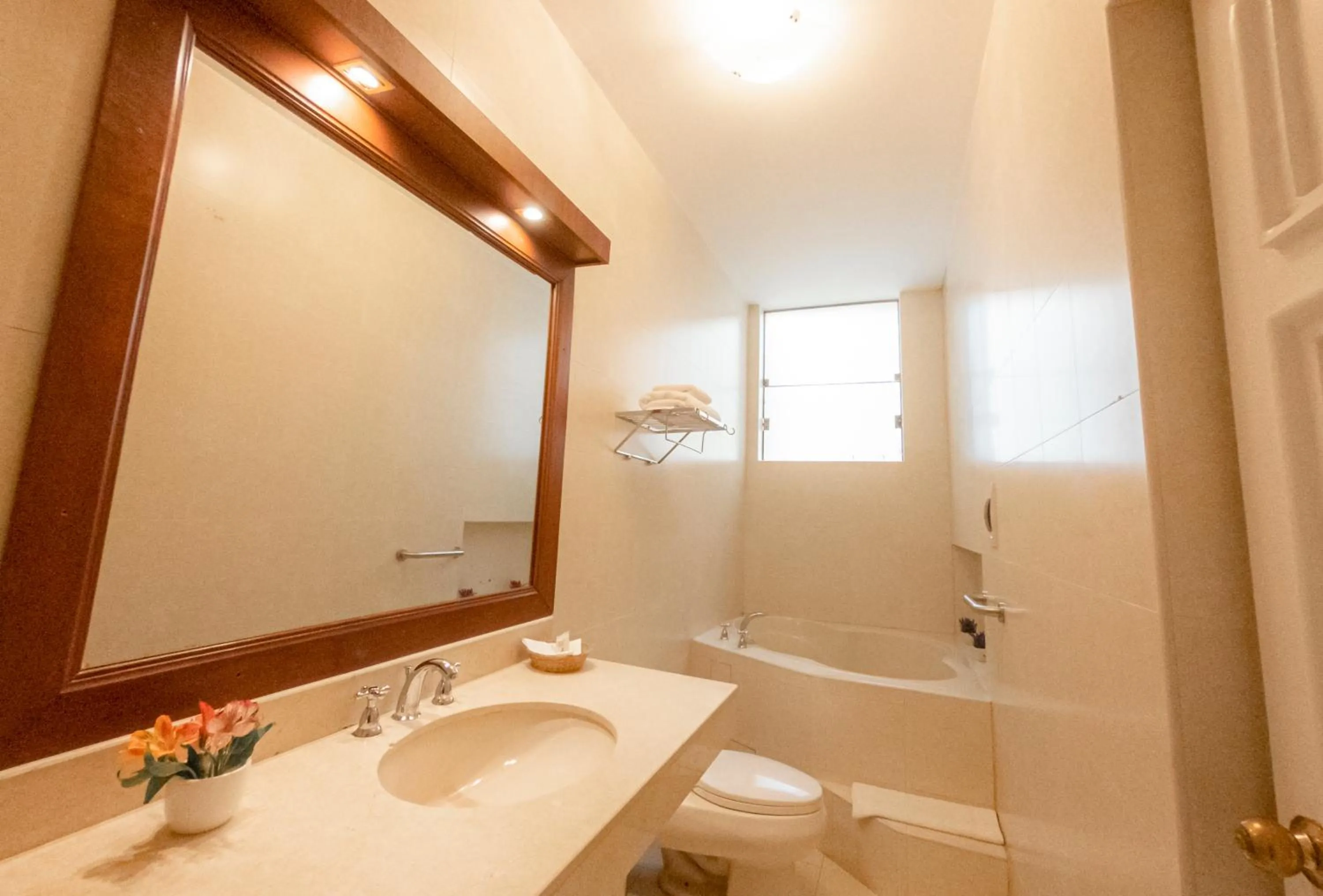 Shower in Hotel Casa Campo by Cassana