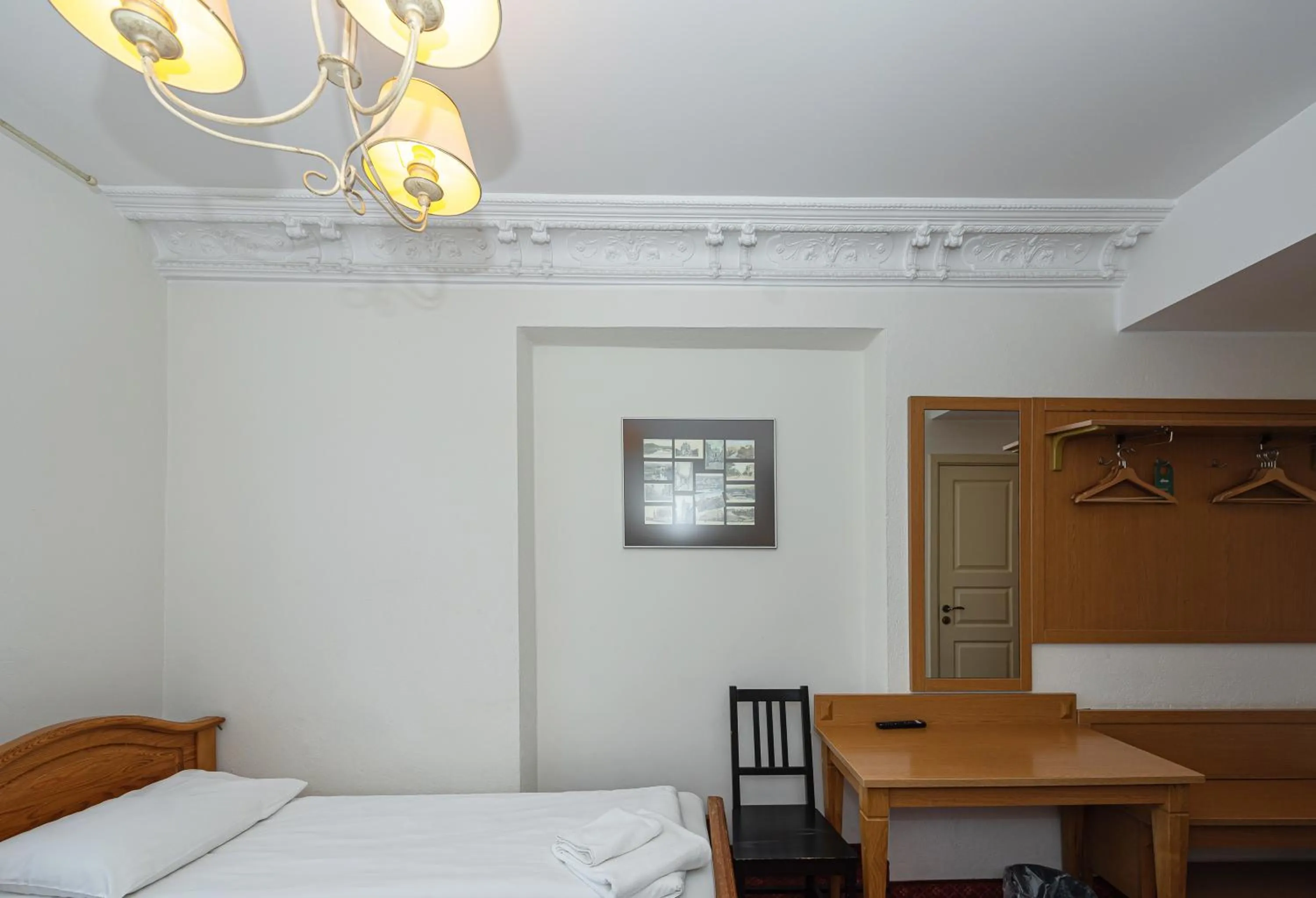 Bedroom, Bed in Alexa Old Town