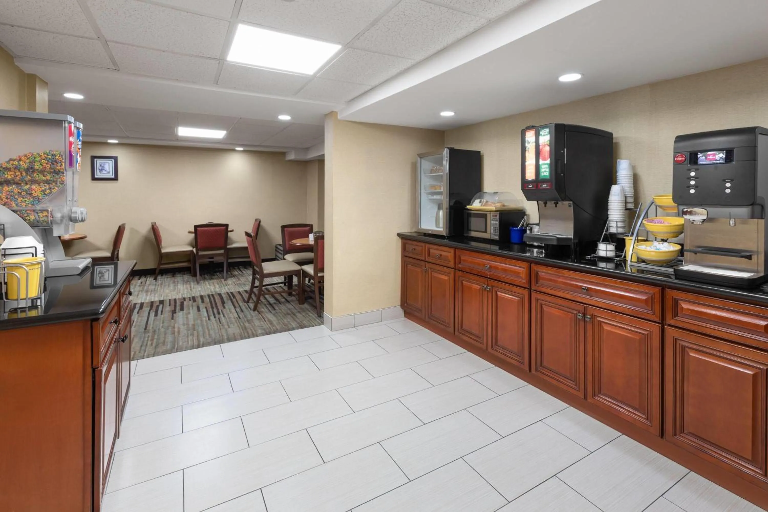 Breakfast in Days Inn by Wyndham Dumfries Quantico