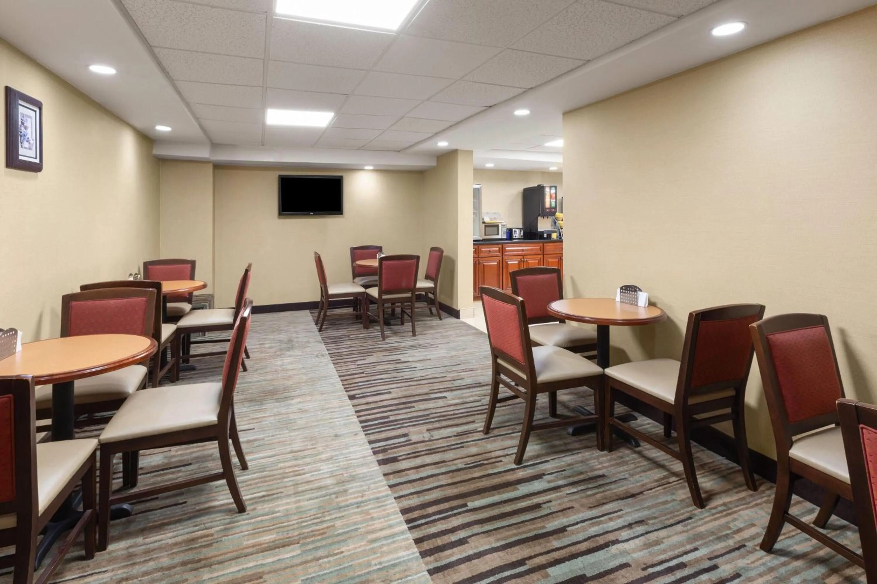 Breakfast in Days Inn by Wyndham Dumfries Quantico