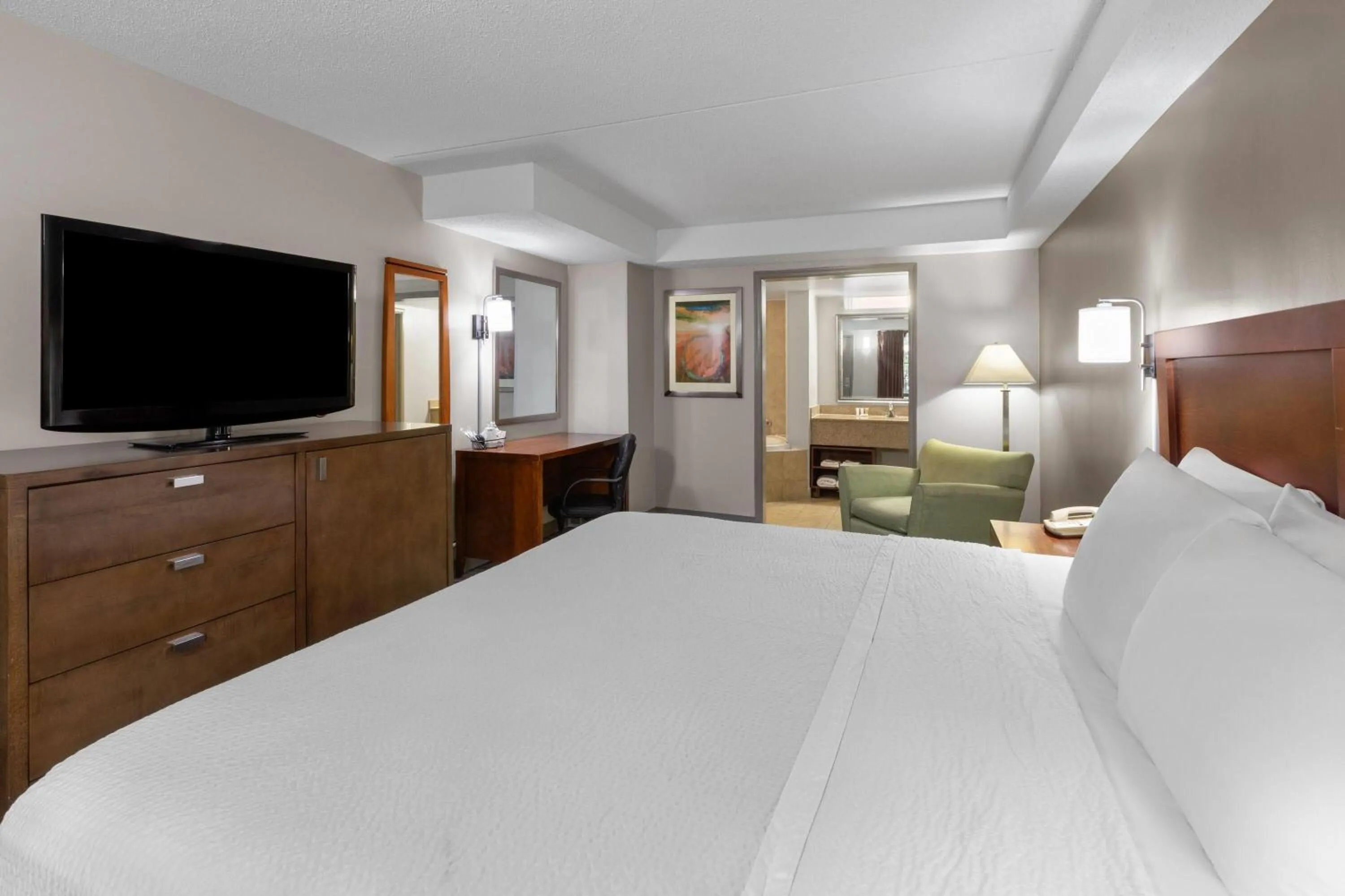 Photo of the whole room, Bed in Days Inn by Wyndham Dumfries Quantico