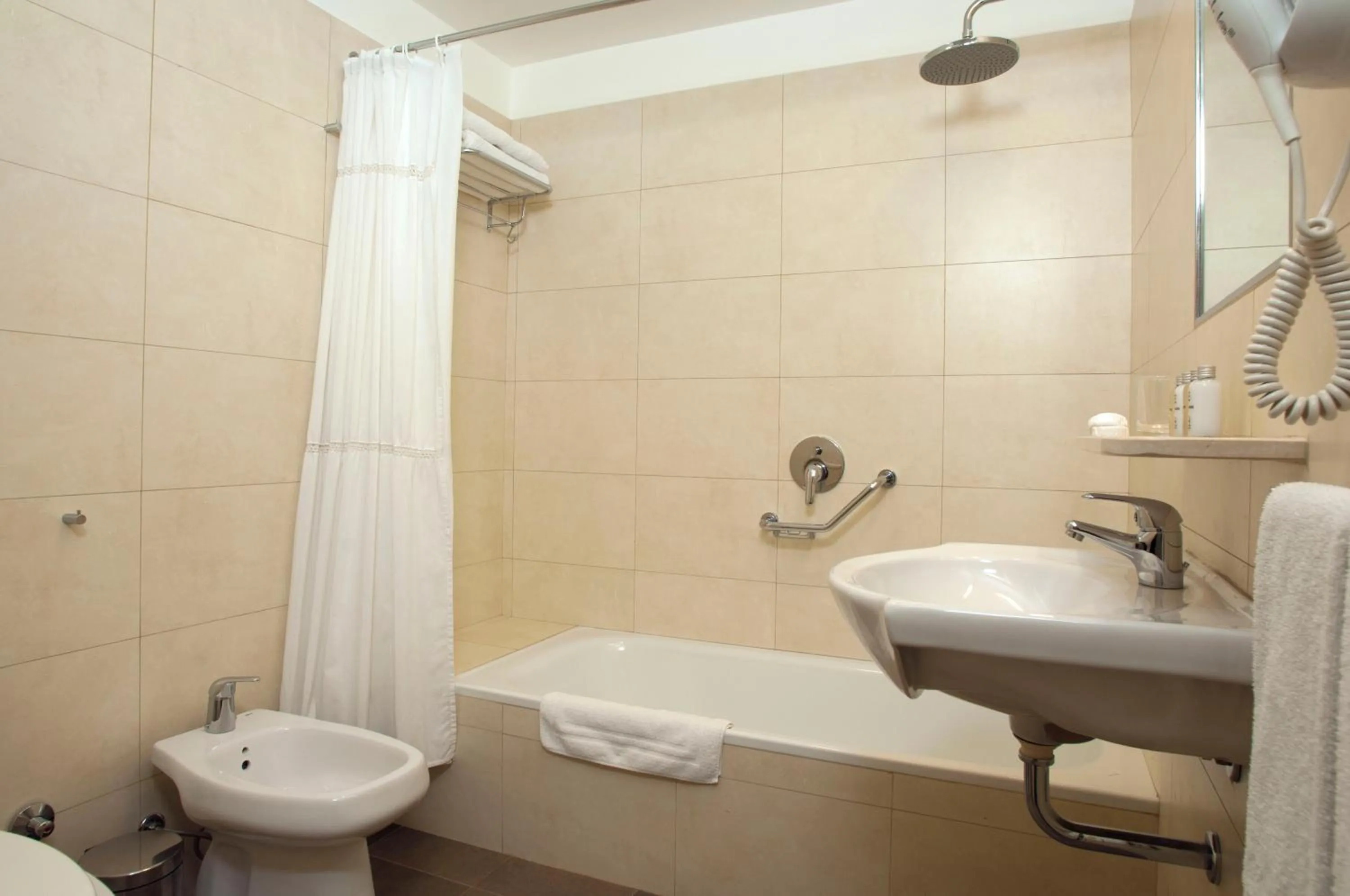 Bathroom in Austral Express