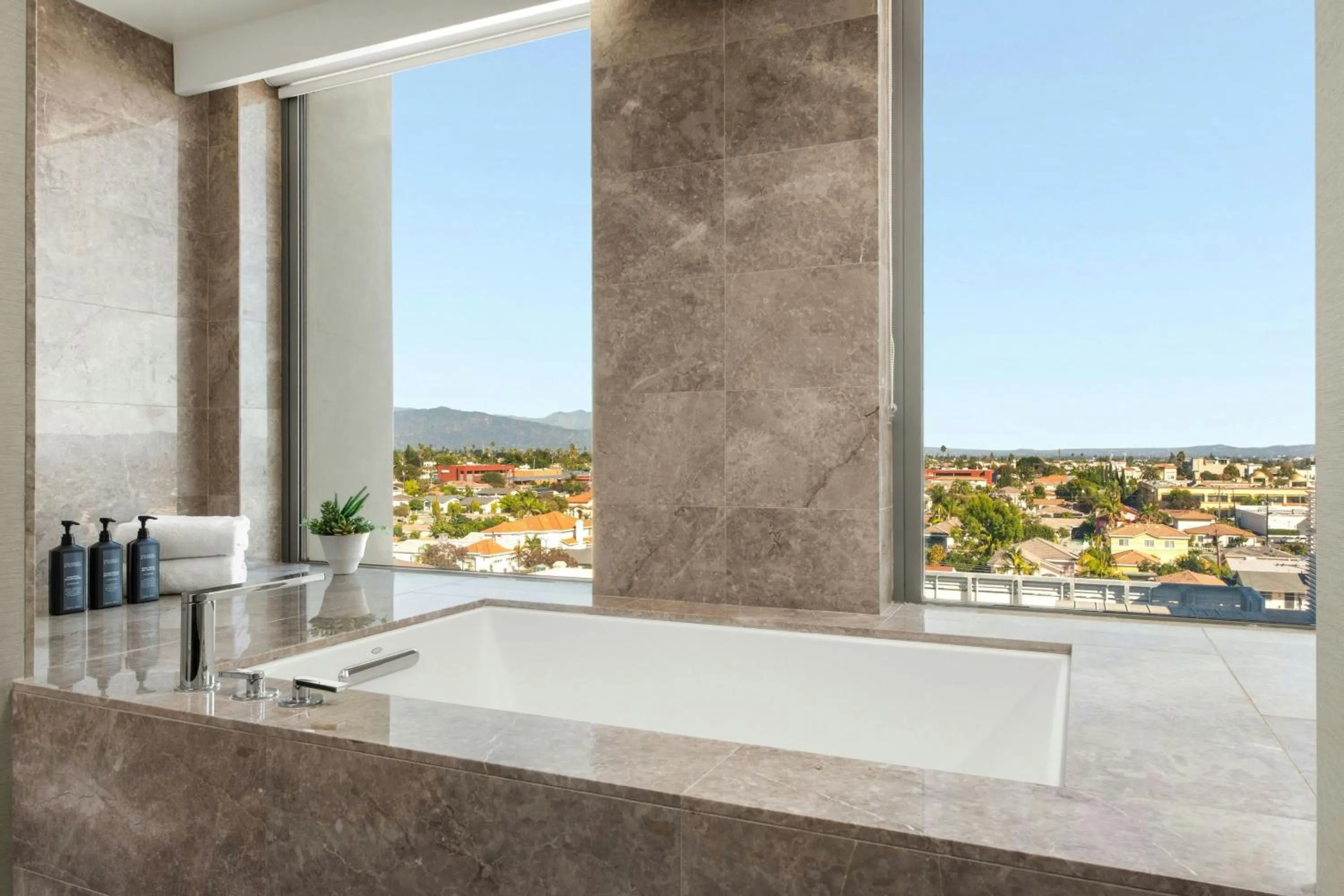 Bathroom in Sheraton Los Angeles San Gabriel