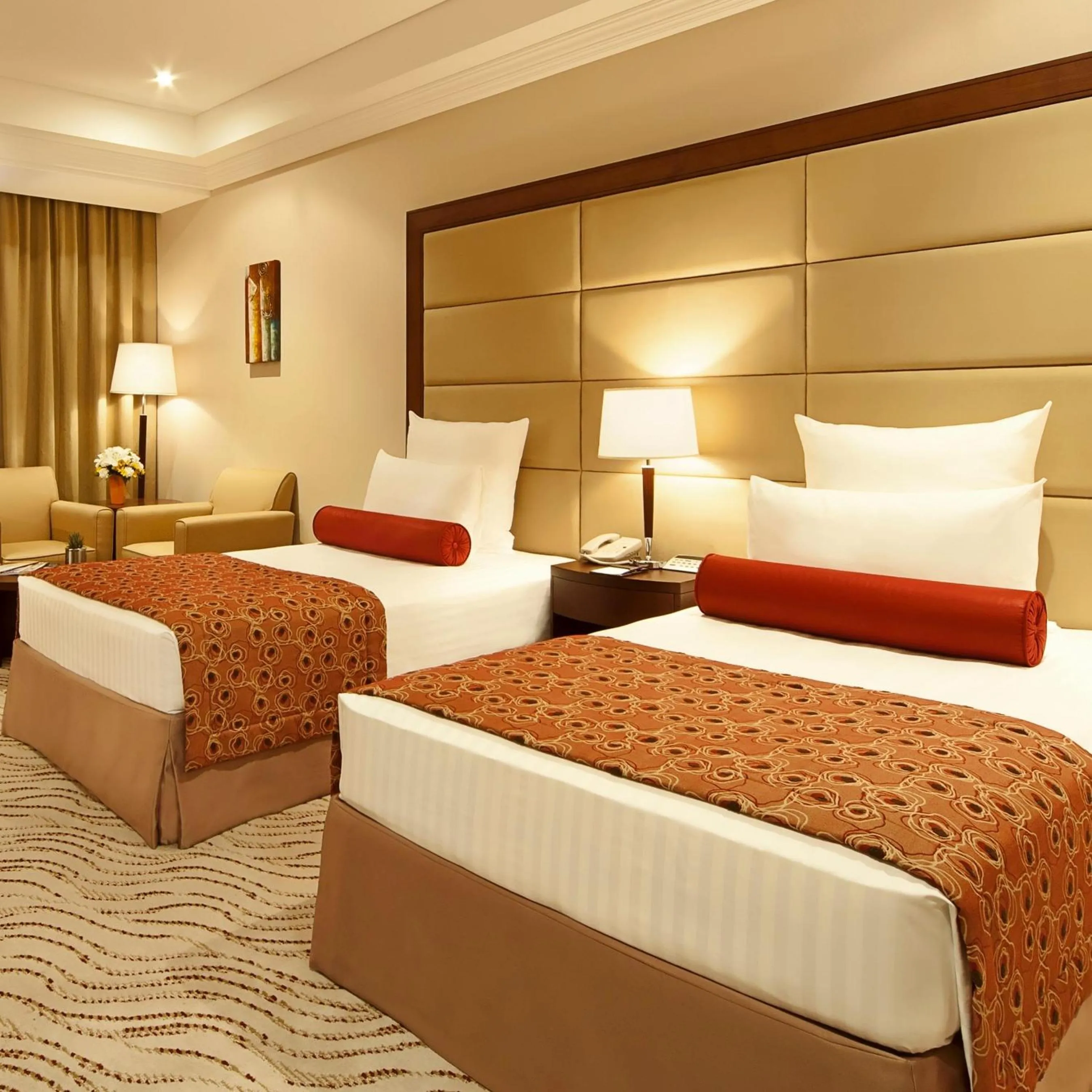 Bedroom, Bed in Park Regis Kris Kin Hotel