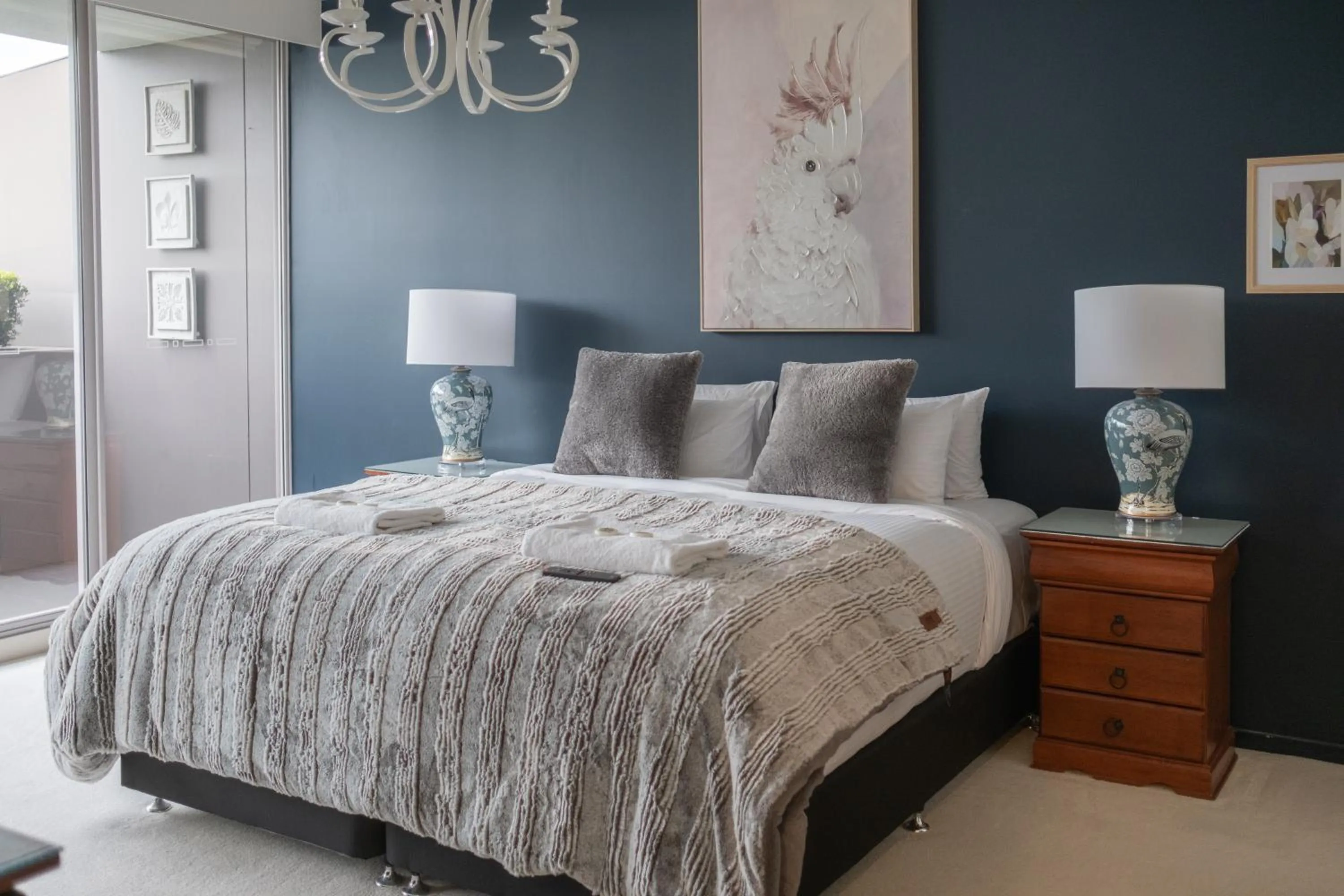 Bed in Honeysuckle Executive Apartments