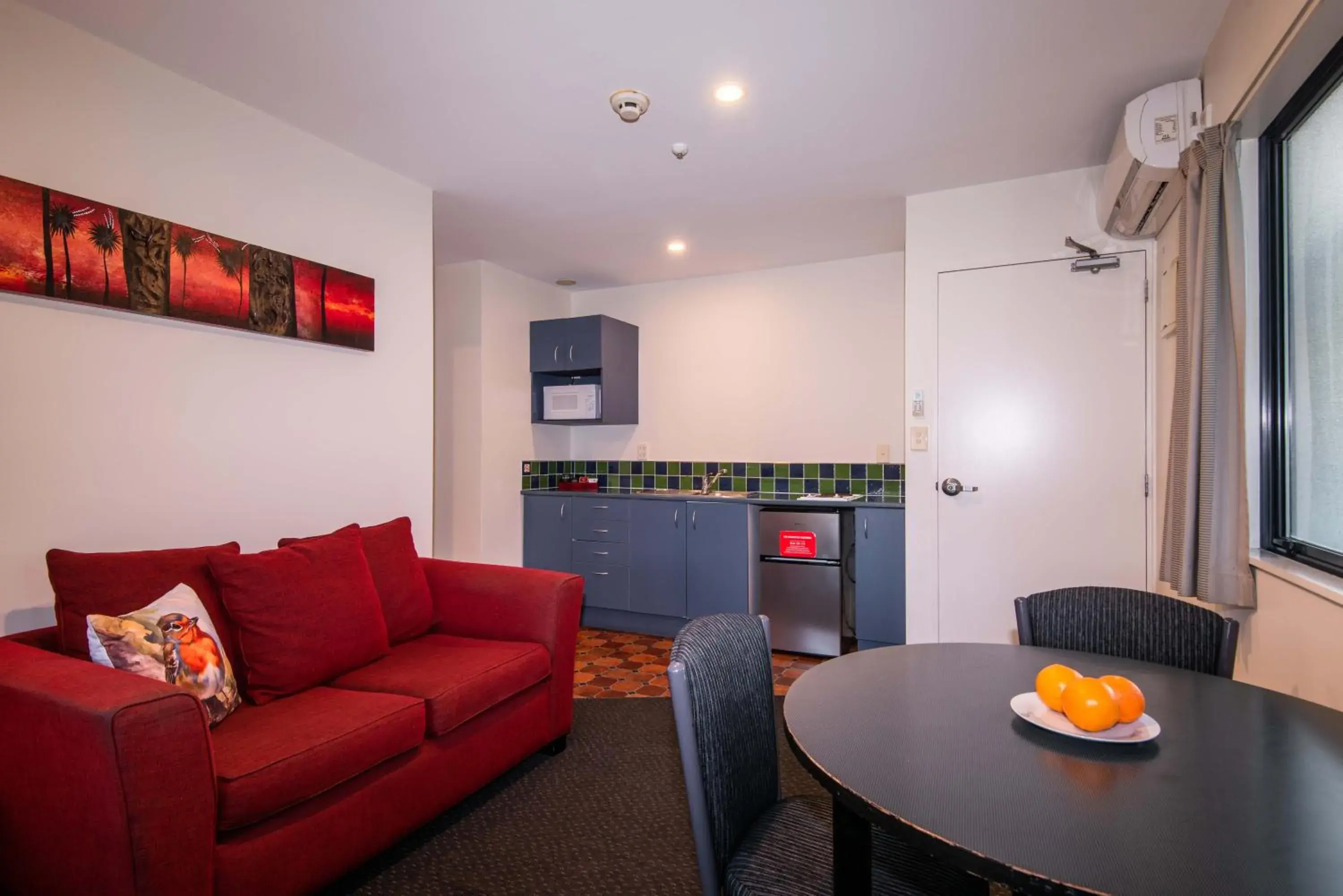 One-Bedroom Apartment in 298 Westside Motor Lodge One-Bedroom Apartment in 298 Westside Motor Lodge