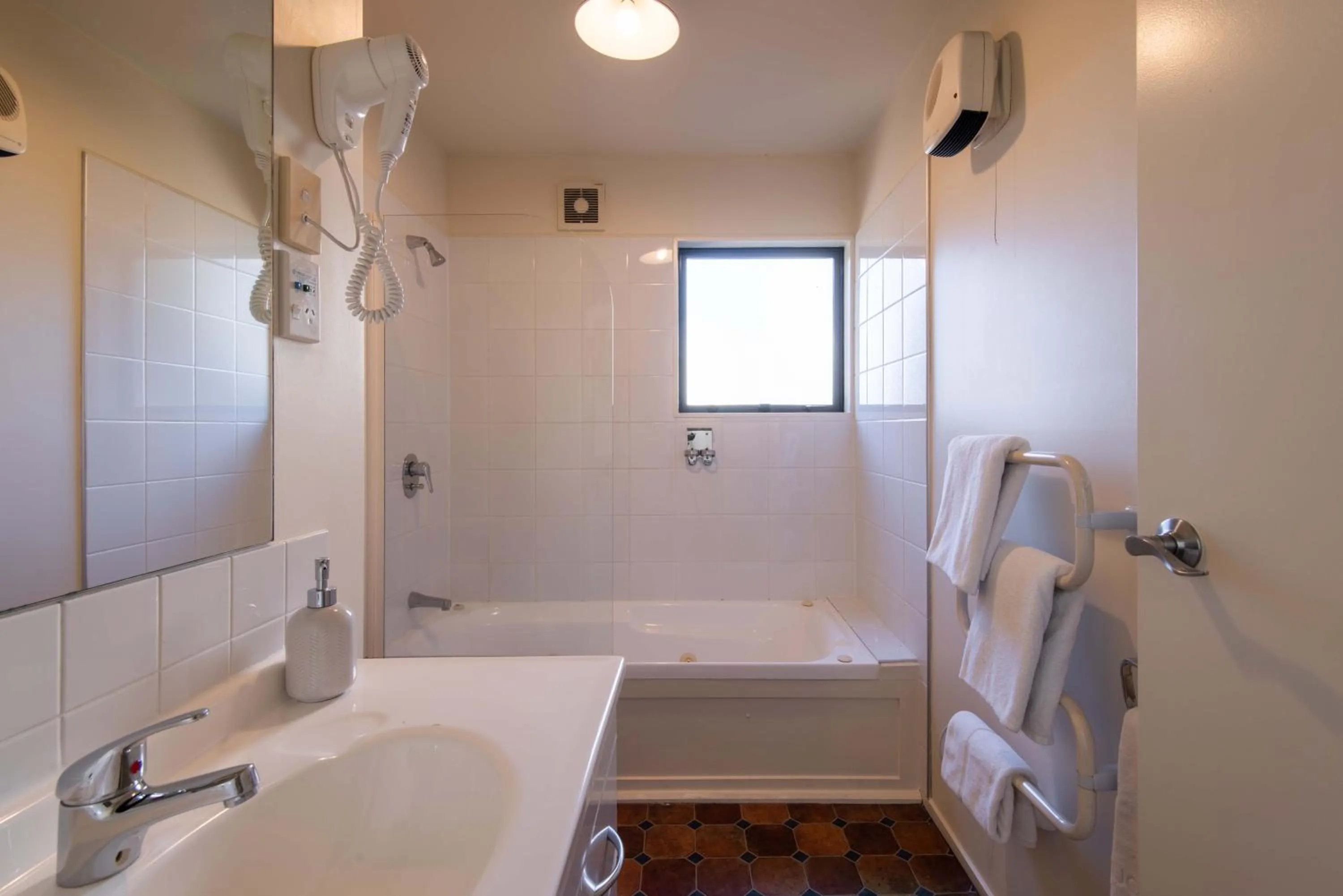 Bathroom in 298 Westside Motor Lodge