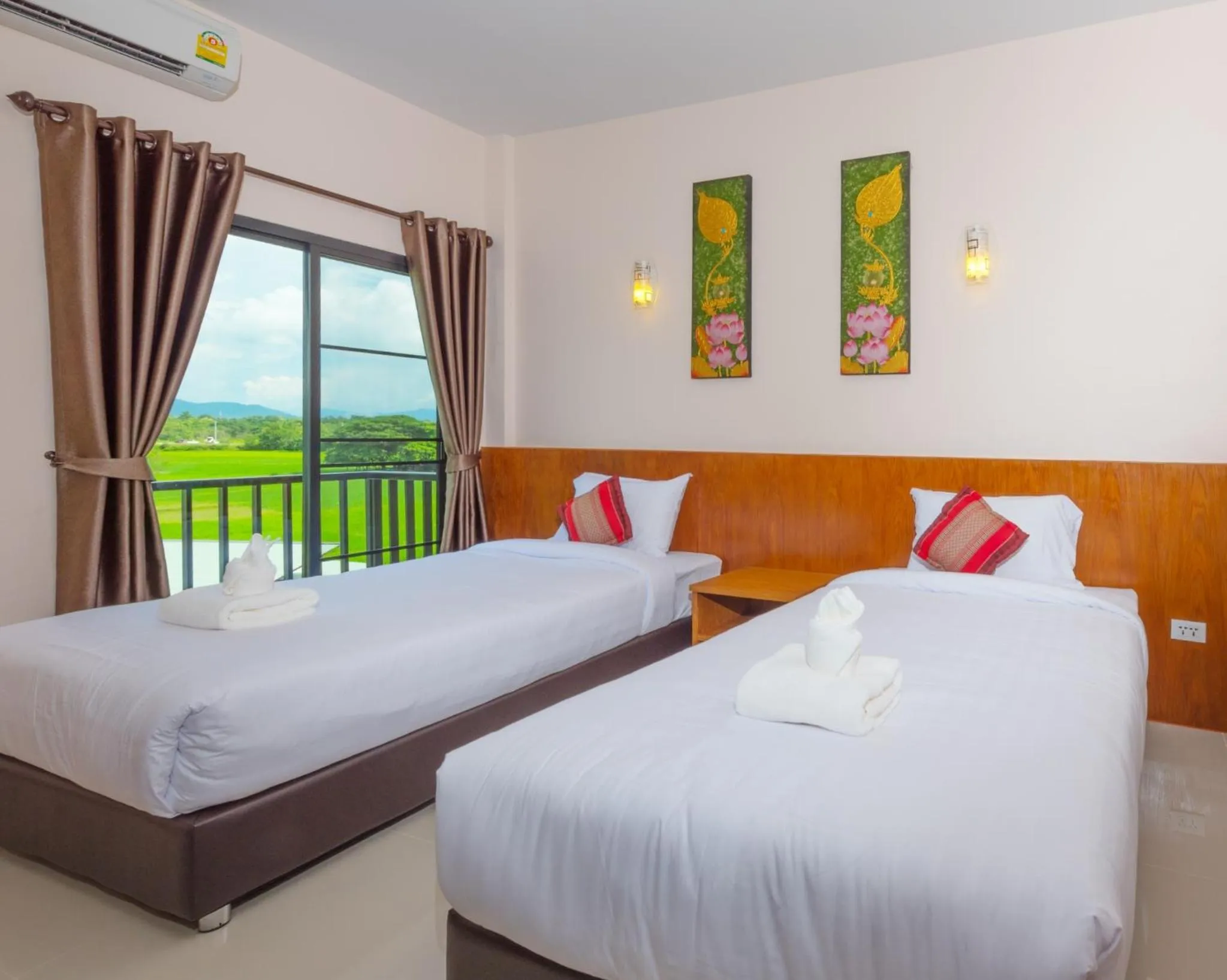 Photo of the whole room, Bed in Lampang Vintage