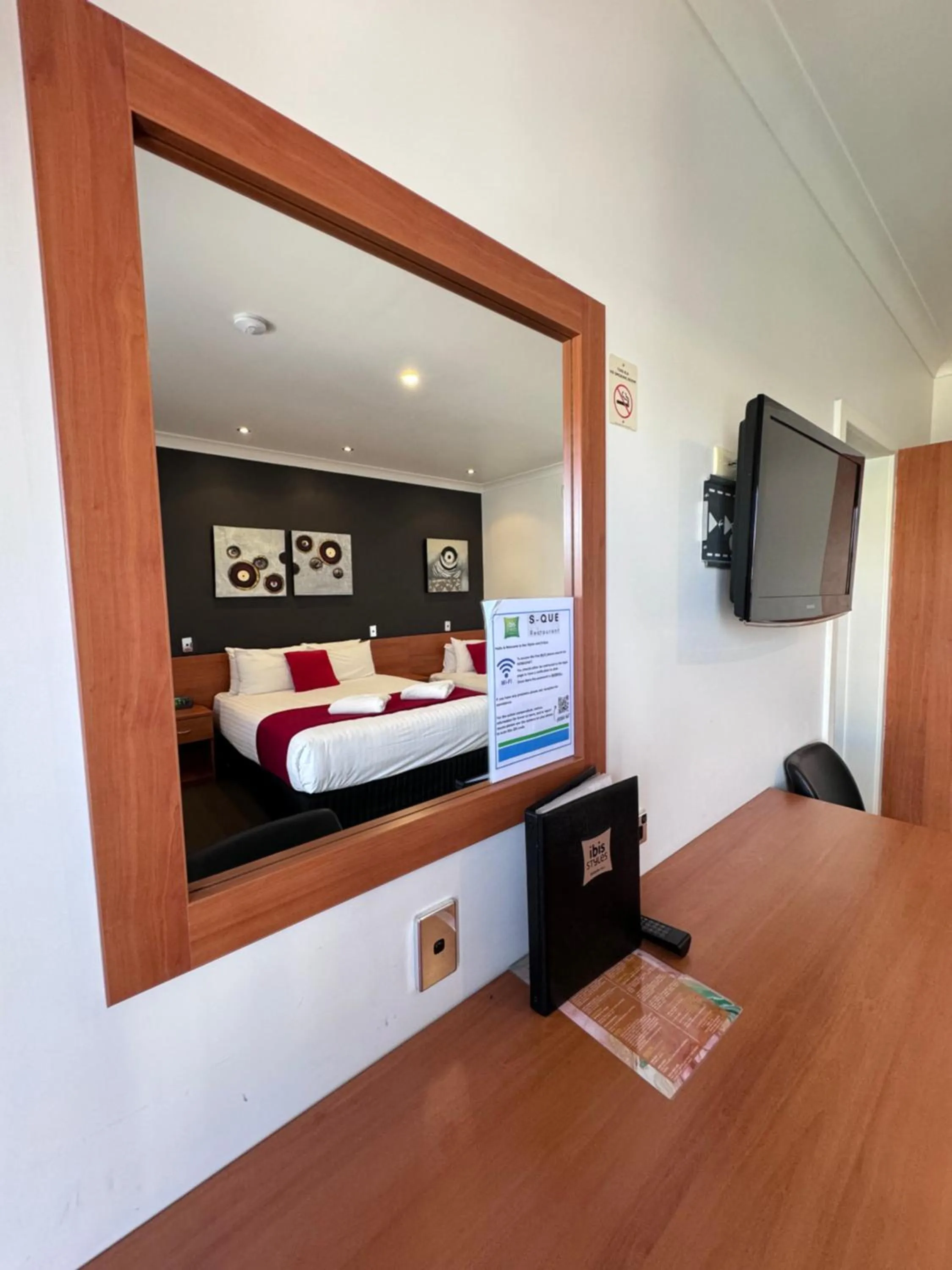 Bed in ibis Styles Broken Hill