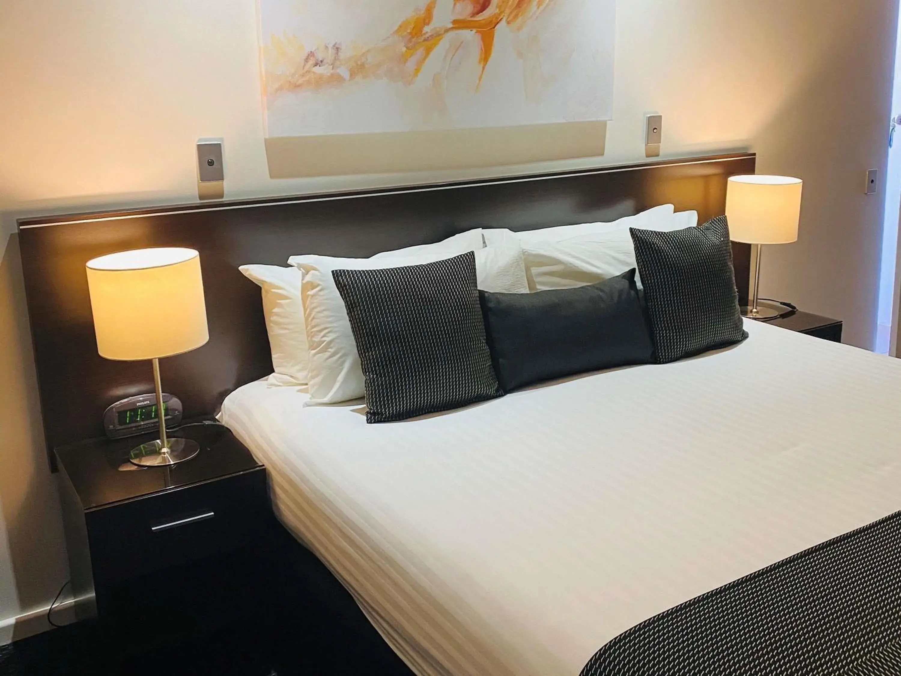 Superior Queen Room in ibis Styles Broken Hill Superior Queen Room in ibis Styles Broken Hill