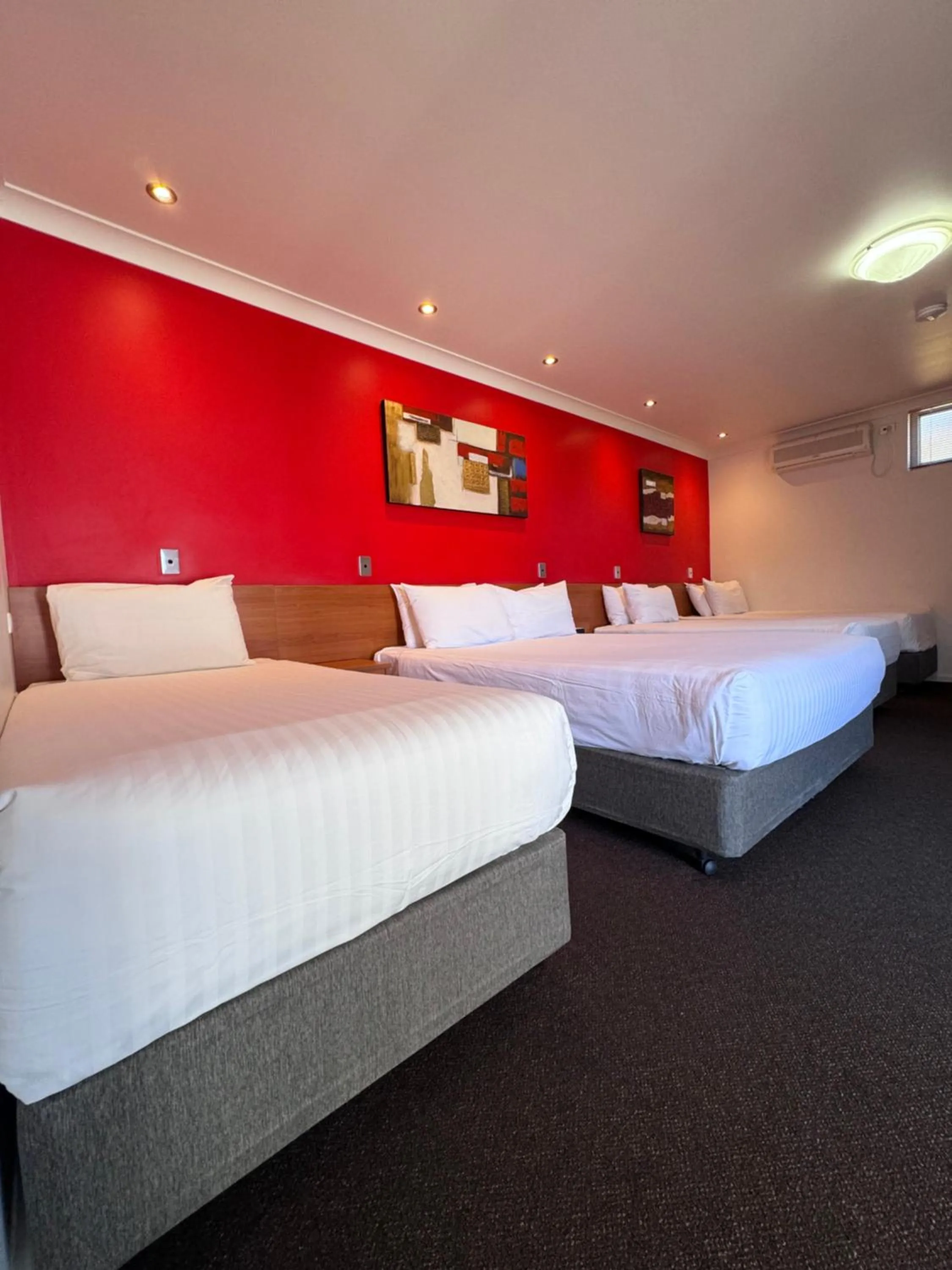 Bed in ibis Styles Broken Hill