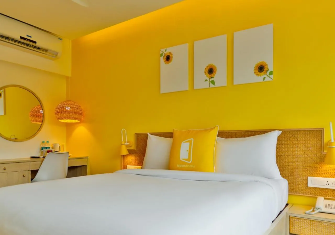Bed in Bloom Hotel - Juhu