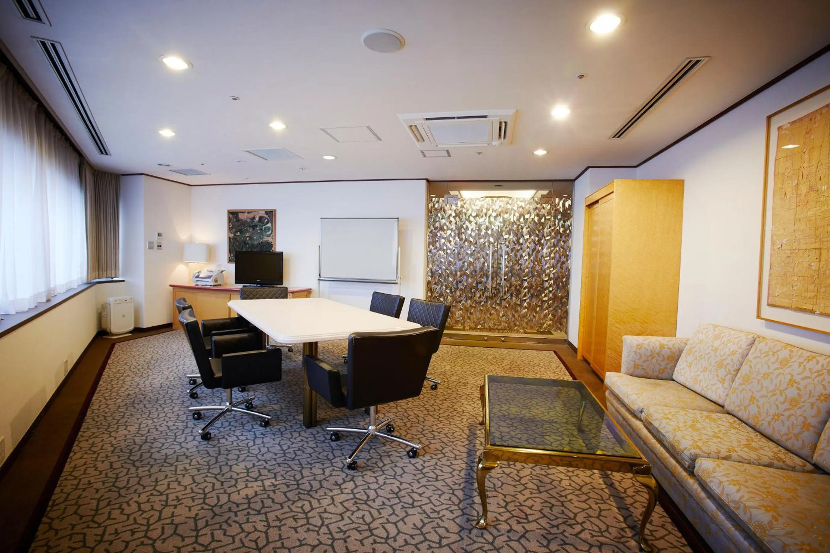 Meeting/conference room in Royal Park Hotel