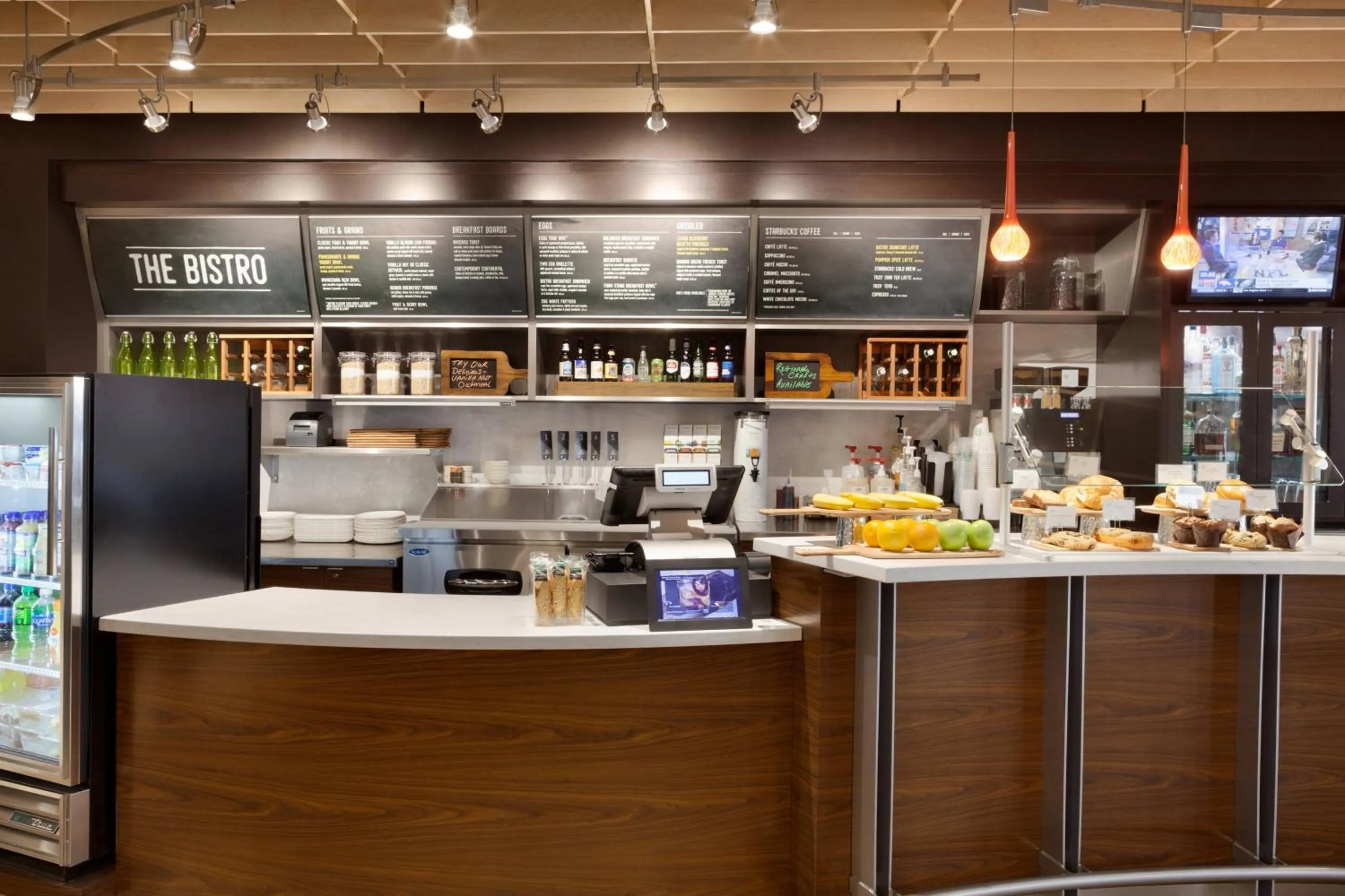 Lounge or bar in Courtyard by Marriott Boston Dedham/Westwood