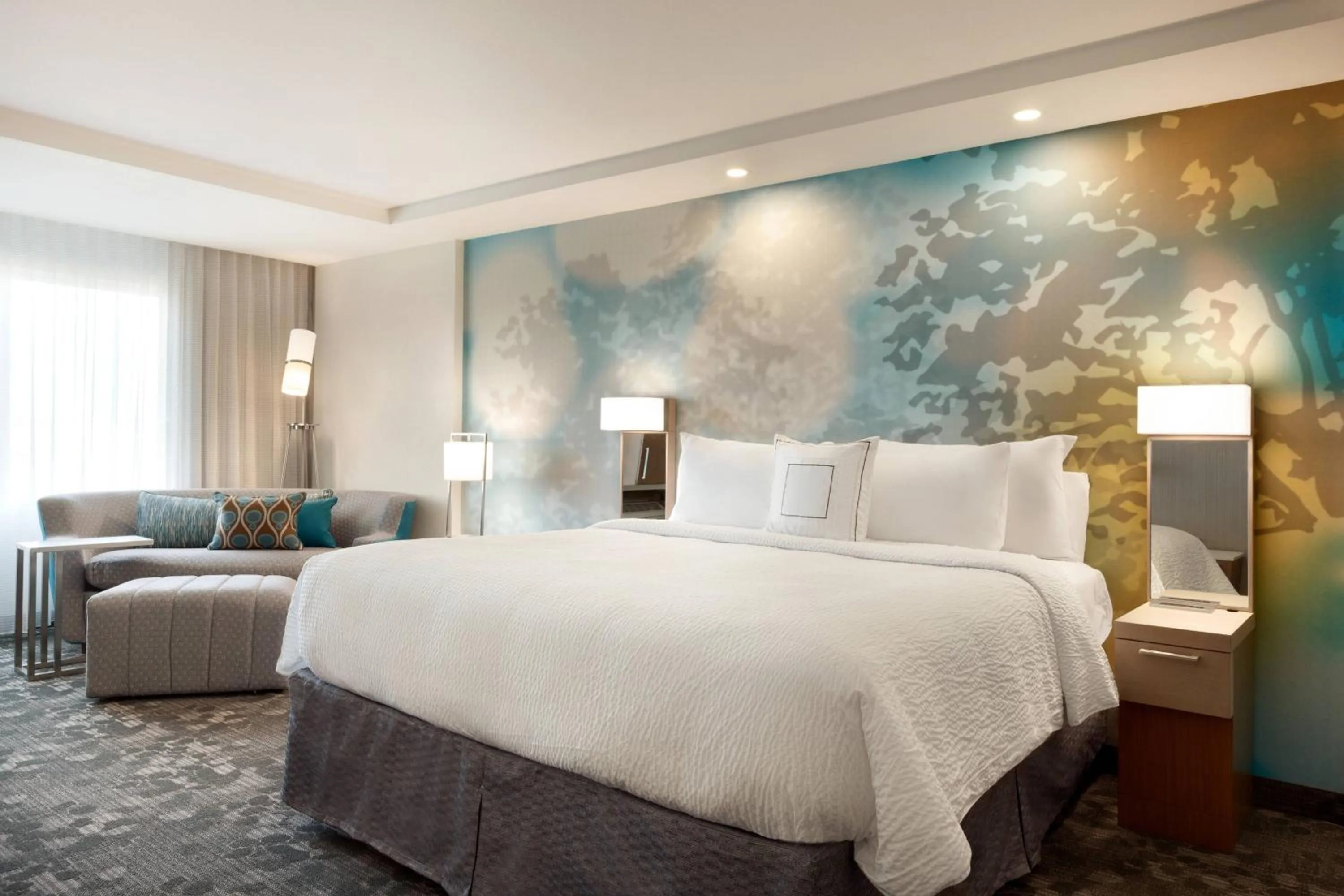 Photo of the whole room, Bed in Courtyard by Marriott Boston Dedham/Westwood