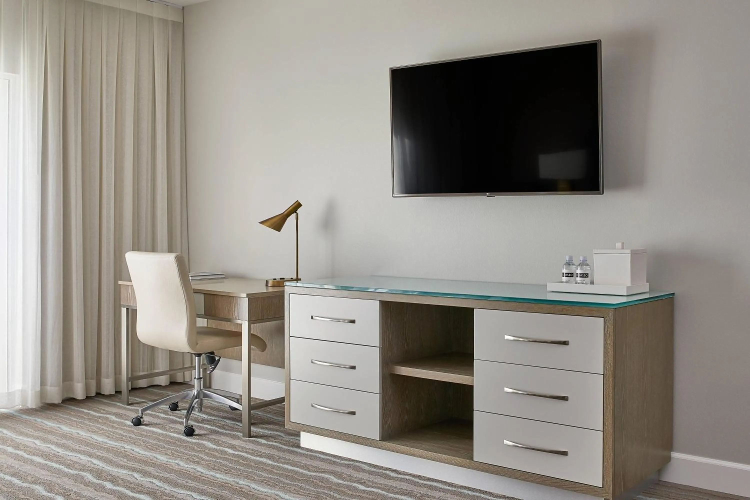 Photo of the whole room in HOTEL PASEO, Autograph Collection