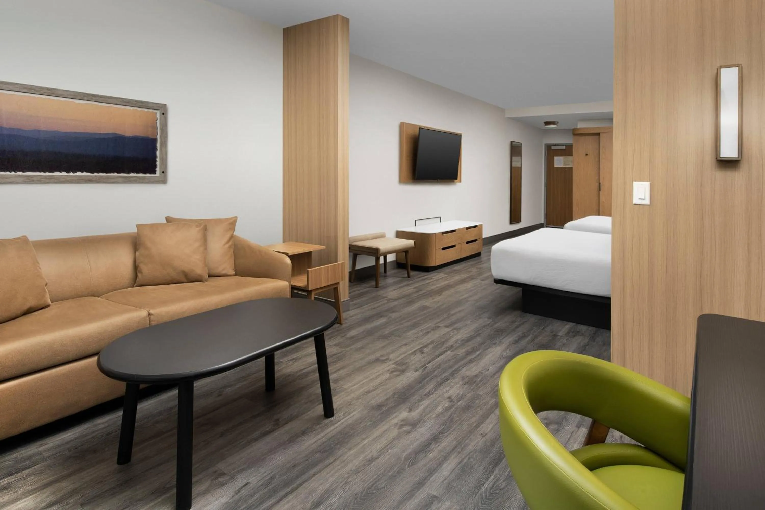 Photo of the whole room, Bed in Fairfield Inn & Suites by Marriott Gainesville I-75