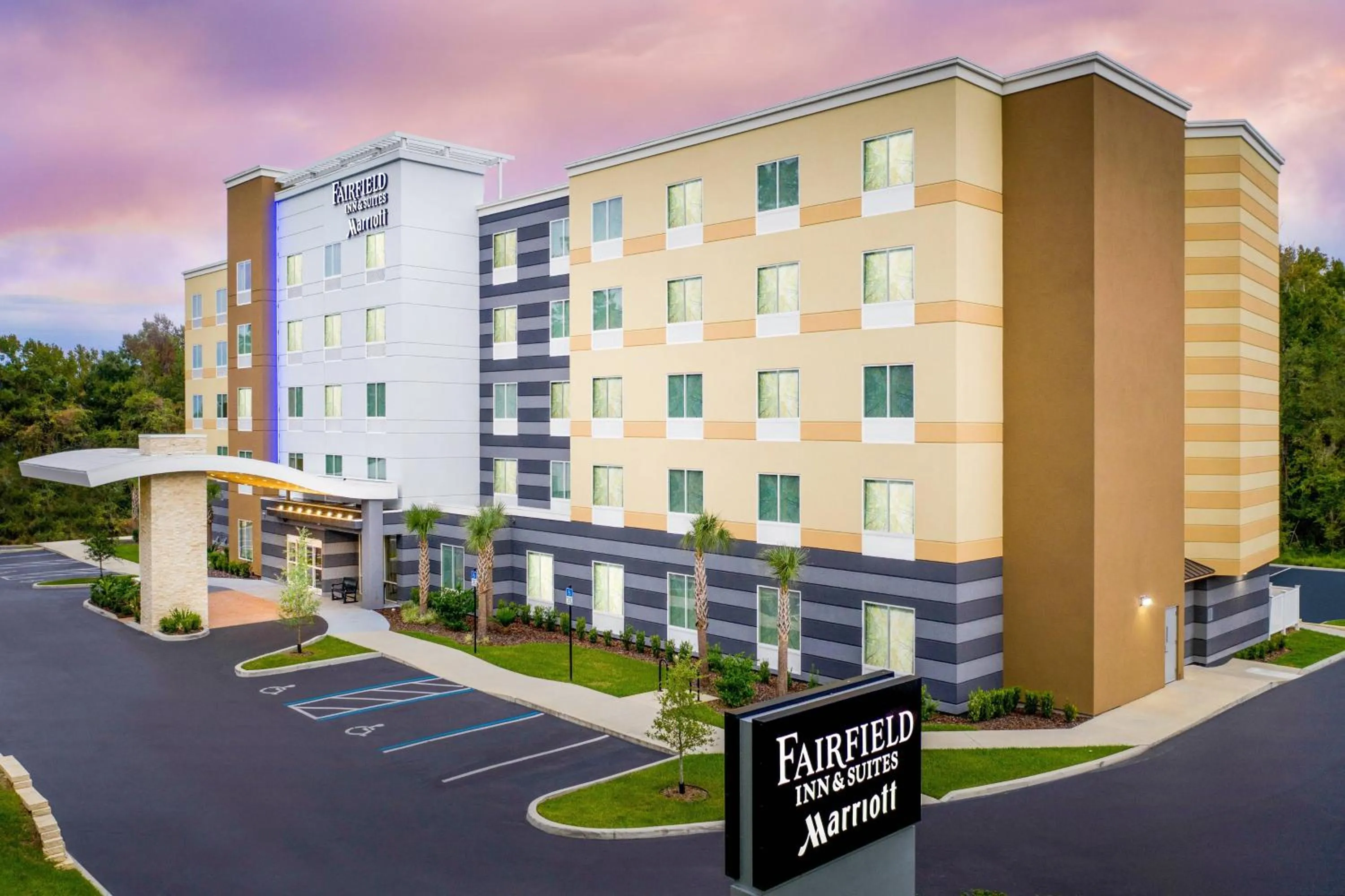 Property building in Fairfield Inn & Suites by Marriott Gainesville I-75