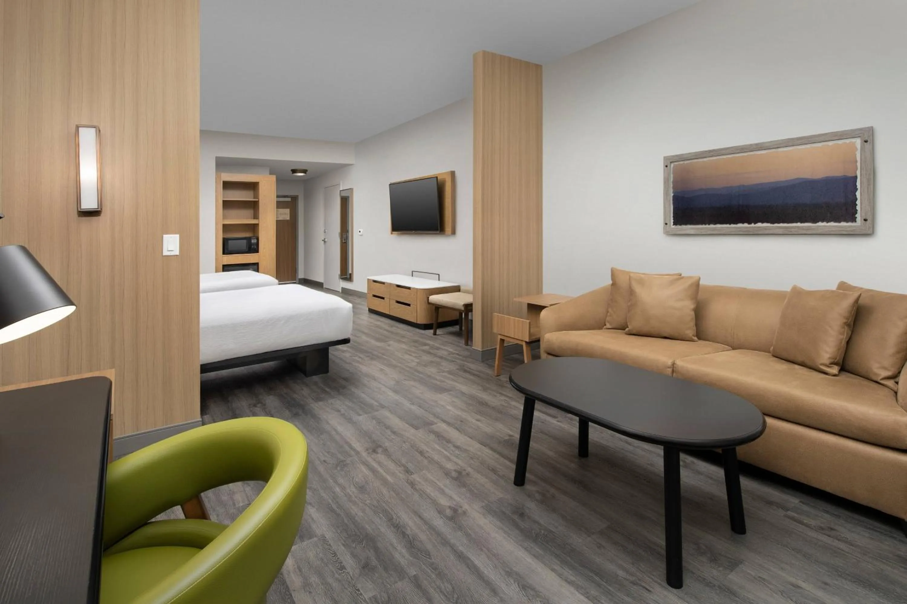 Photo of the whole room, Bed in Fairfield Inn & Suites by Marriott Gainesville I-75